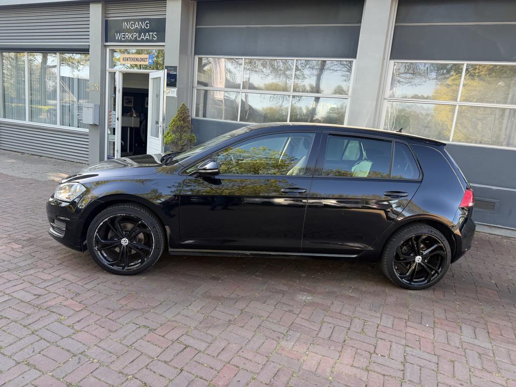 Volkswagen Golf 1.6 TDI Comfortline Bj 2015 Navi,18Inch,Crui, Auto's, Volkswagen, Voorwielaandrijving, Stof, Gebruikt, 4 cilinders