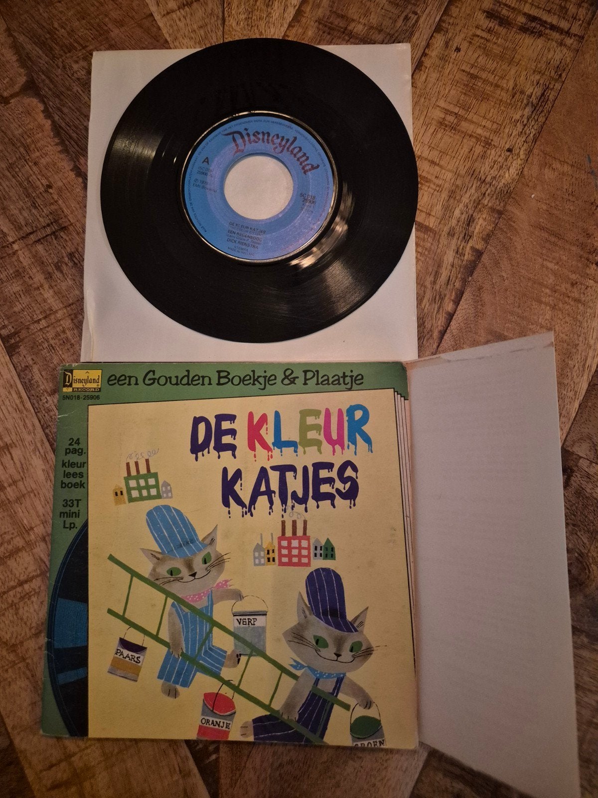 Disneyland Gouden Boekje & Plaatje - De Kleur Katjes, Gebruikt, 3 tot 5 jaar, Ophalen of Verzenden, Single