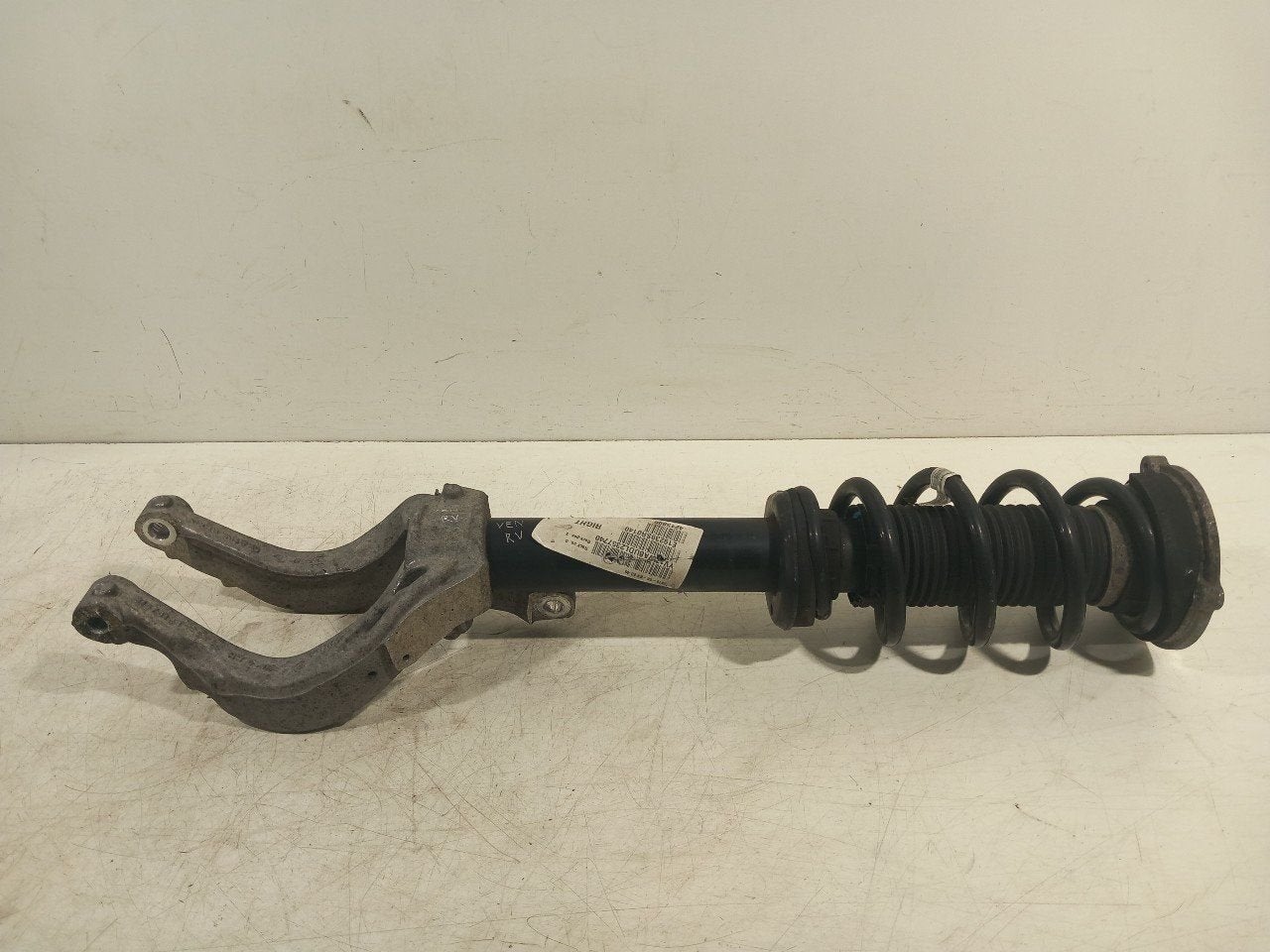 Veerpoot rechts voor Volvo V60, Onderdelen@venauto.nl, Van der Ven Autorecycling B.V., Gebruikt, Ettenseweg 76, 4706 PB Roosendaal, The Netherlands