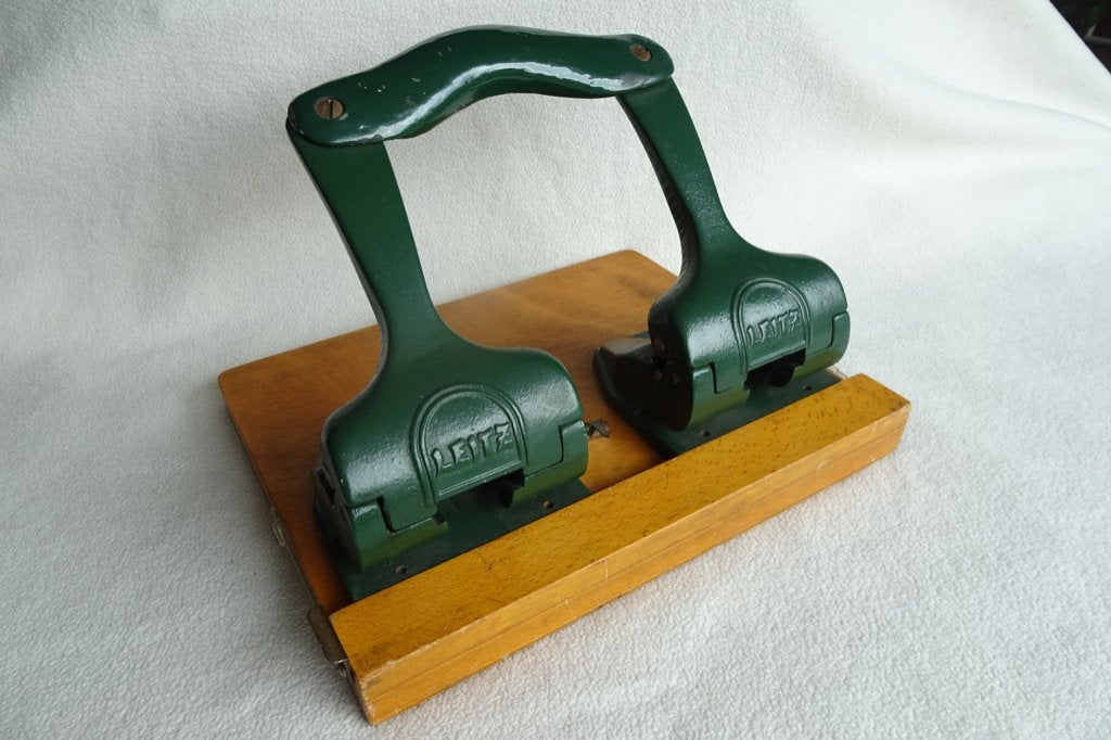 Leitz 4-gaats perforator. Jaren 50., Ophalen of Verzenden