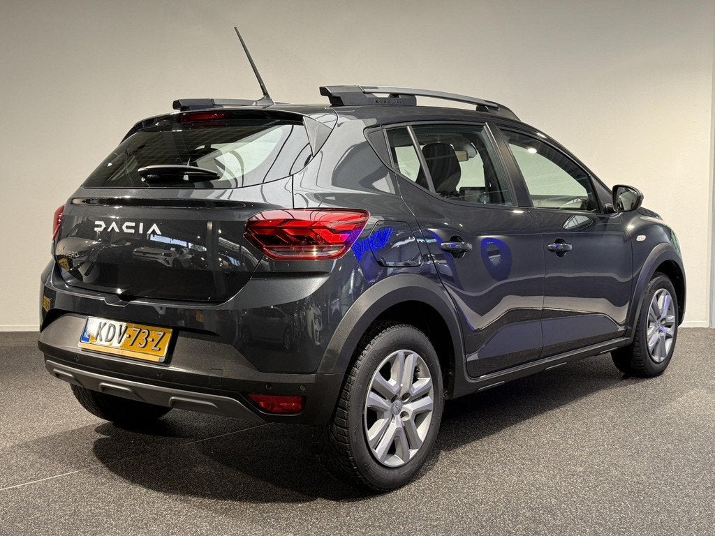 Dacia Sandero Stepway 1.0 TCe 90 Comfort | Automaat | Achter, Auto's, Stof, Met garantie (alle), 91 pk, 3 cilinders