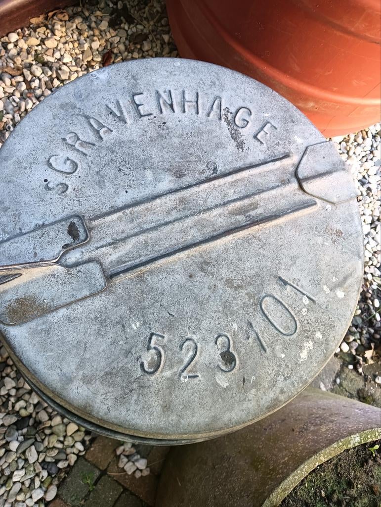 GERESERVEERD Vintage zinken vuilnisbak 's Gravenhage, Tuin en Terras, Bloembakken en Plantenbakken, Ophalen, Gebruikt, Rond, Balkon