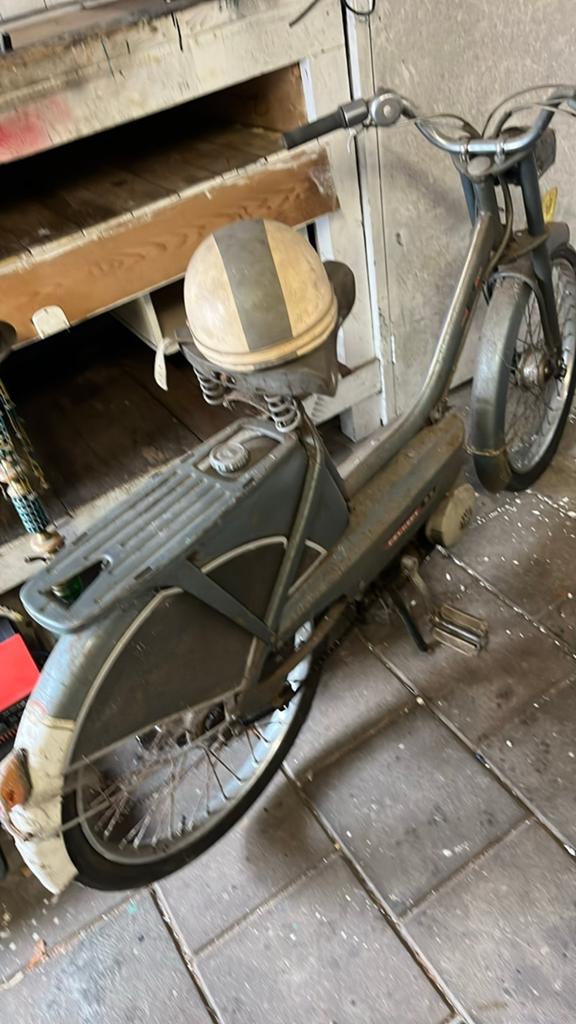 Oude peugeot brommer, Fietsen en Brommers, Brommers | Oldtimers, Ophalen of Verzenden, Overige merken