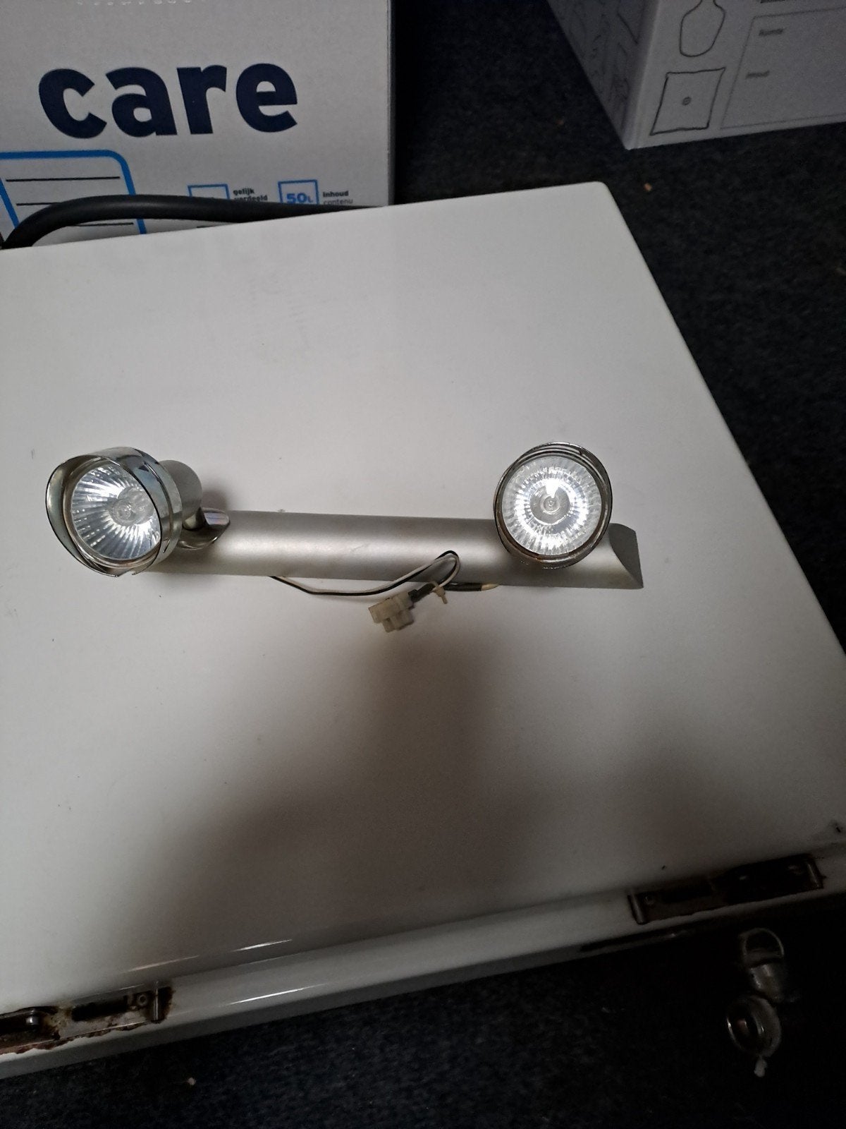 Spotjes, Ophalen
