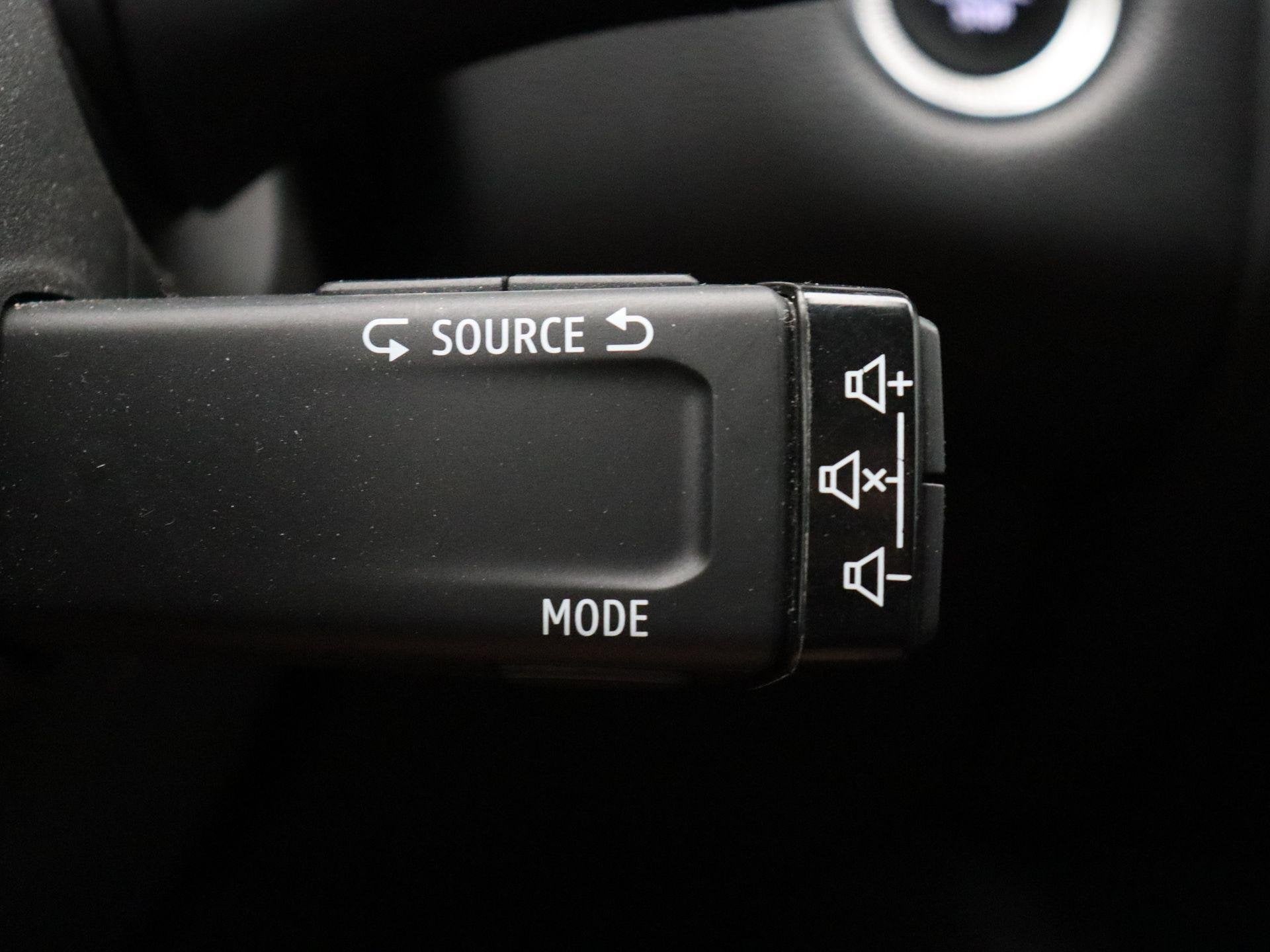 Foto 24 van Renault Captur TCe 100pk Intens | Climate Control | Bose aud
