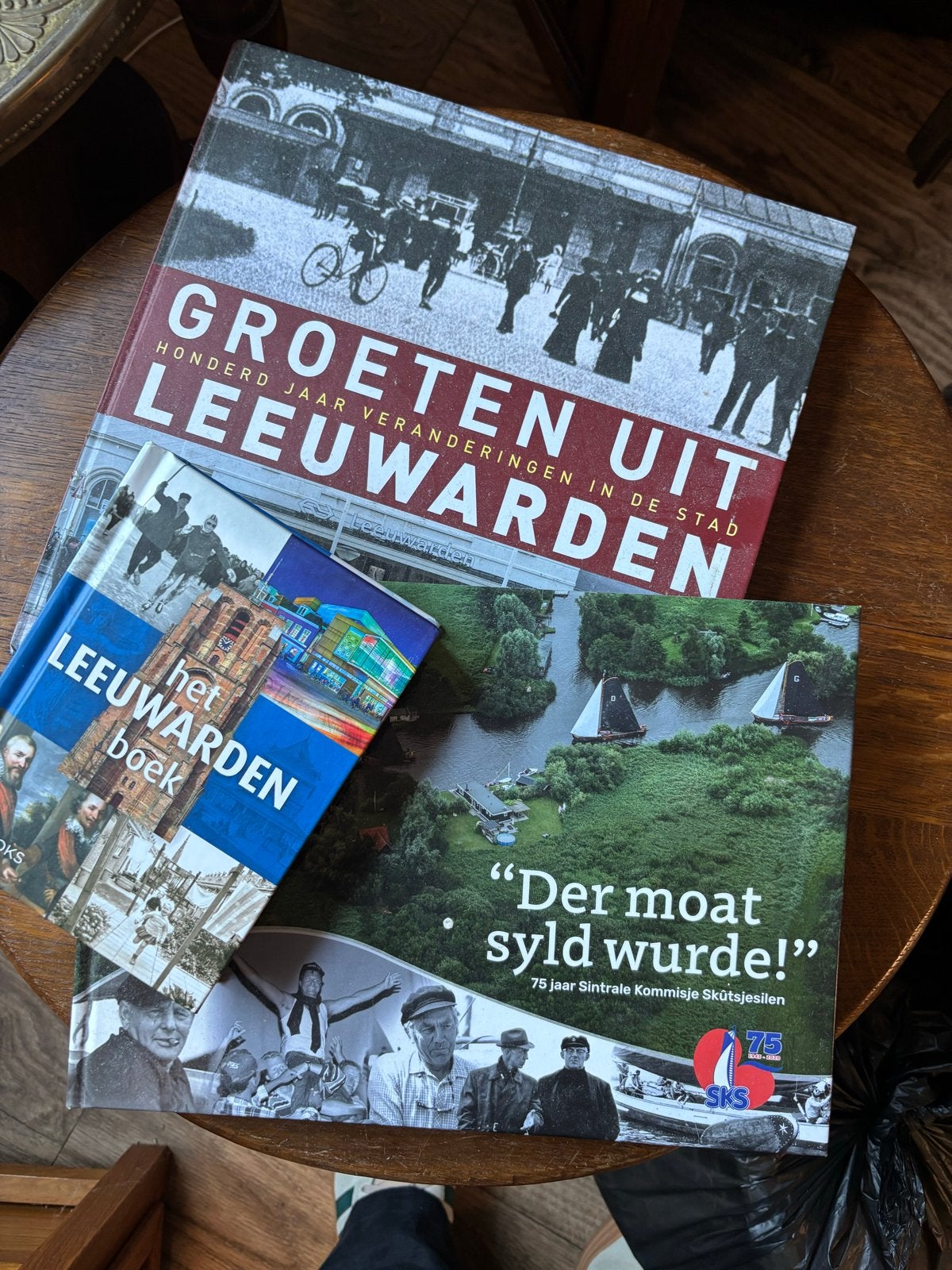 3 nieuwe boeken over Leeuwarden en skûtsjesilen, Ophalen of Verzenden, 20e eeuw of later, Nieuw