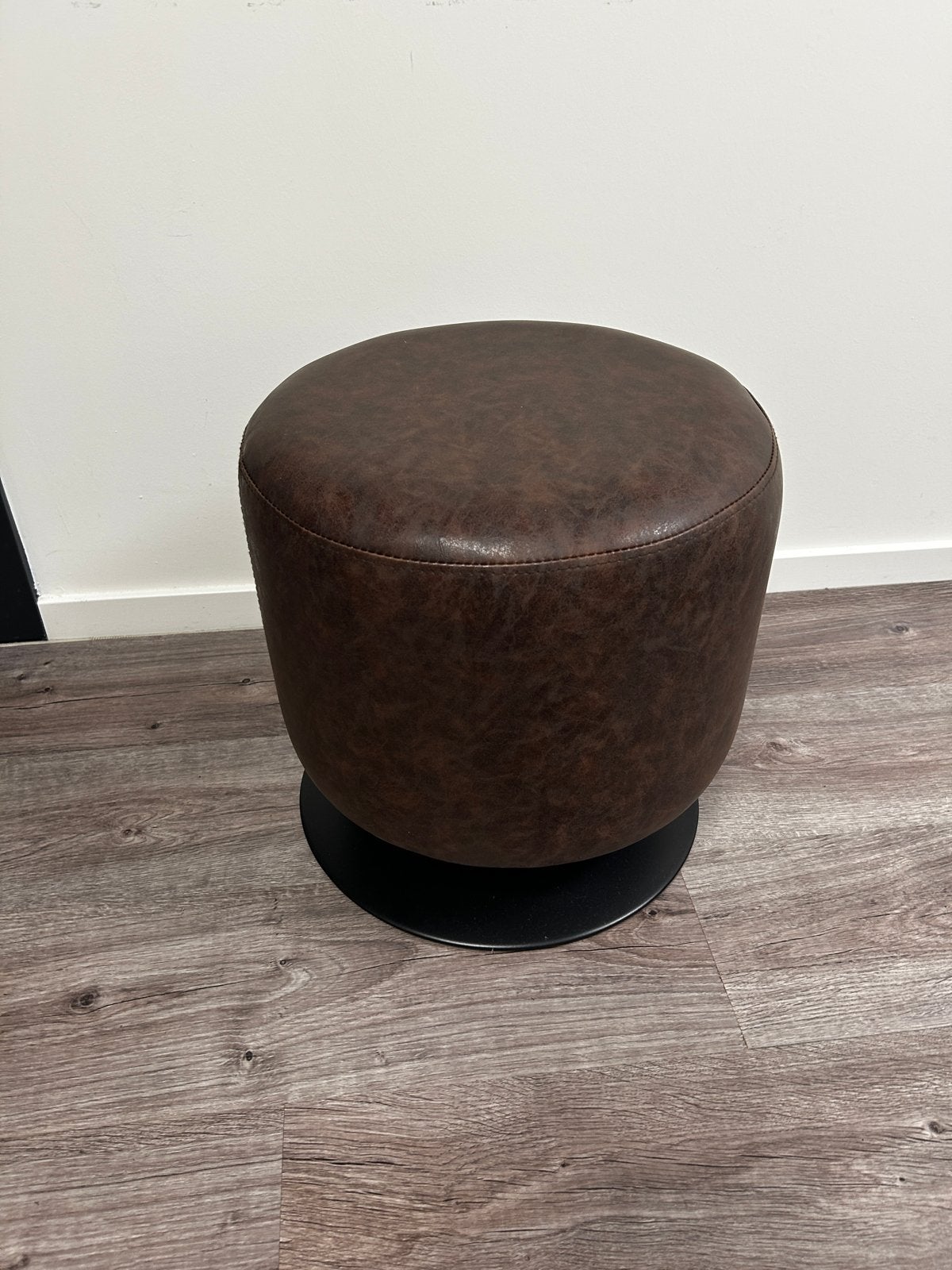 Bruine leren poef, Ophalen, Minder dan 50 cm, Rond, Leer