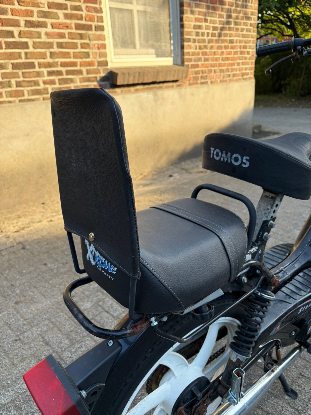 Tomos achter zitje met voetsteuntjes., Ophalen of Verzenden, Gebruikt, Zadel, Overige merken