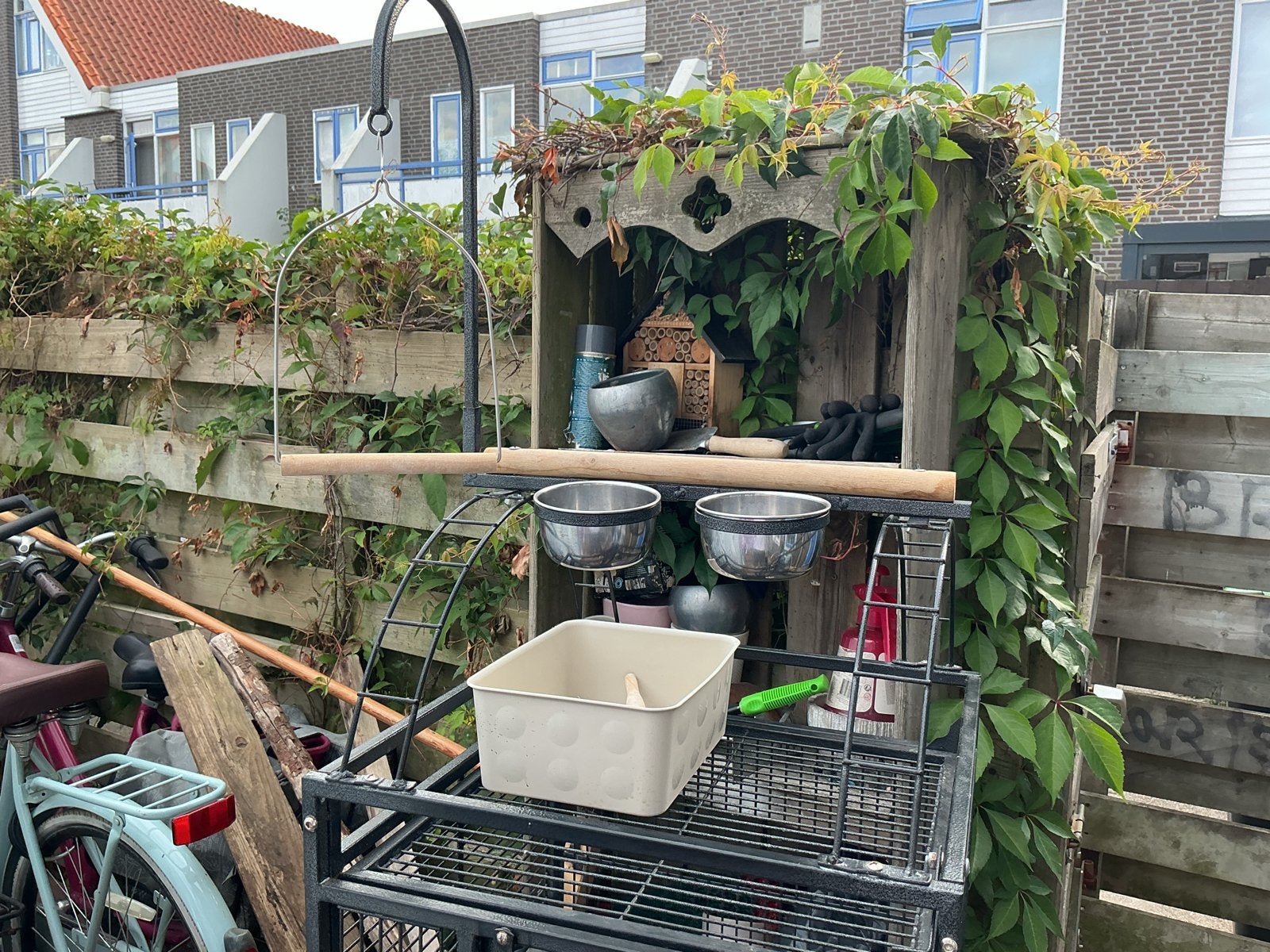 Stevige Papegaaienkooi op Wieltjes met Speeltop, Dieren en Toebehoren, Vogels | Parkieten en Papegaaien, Mannelijk, Papegaai
