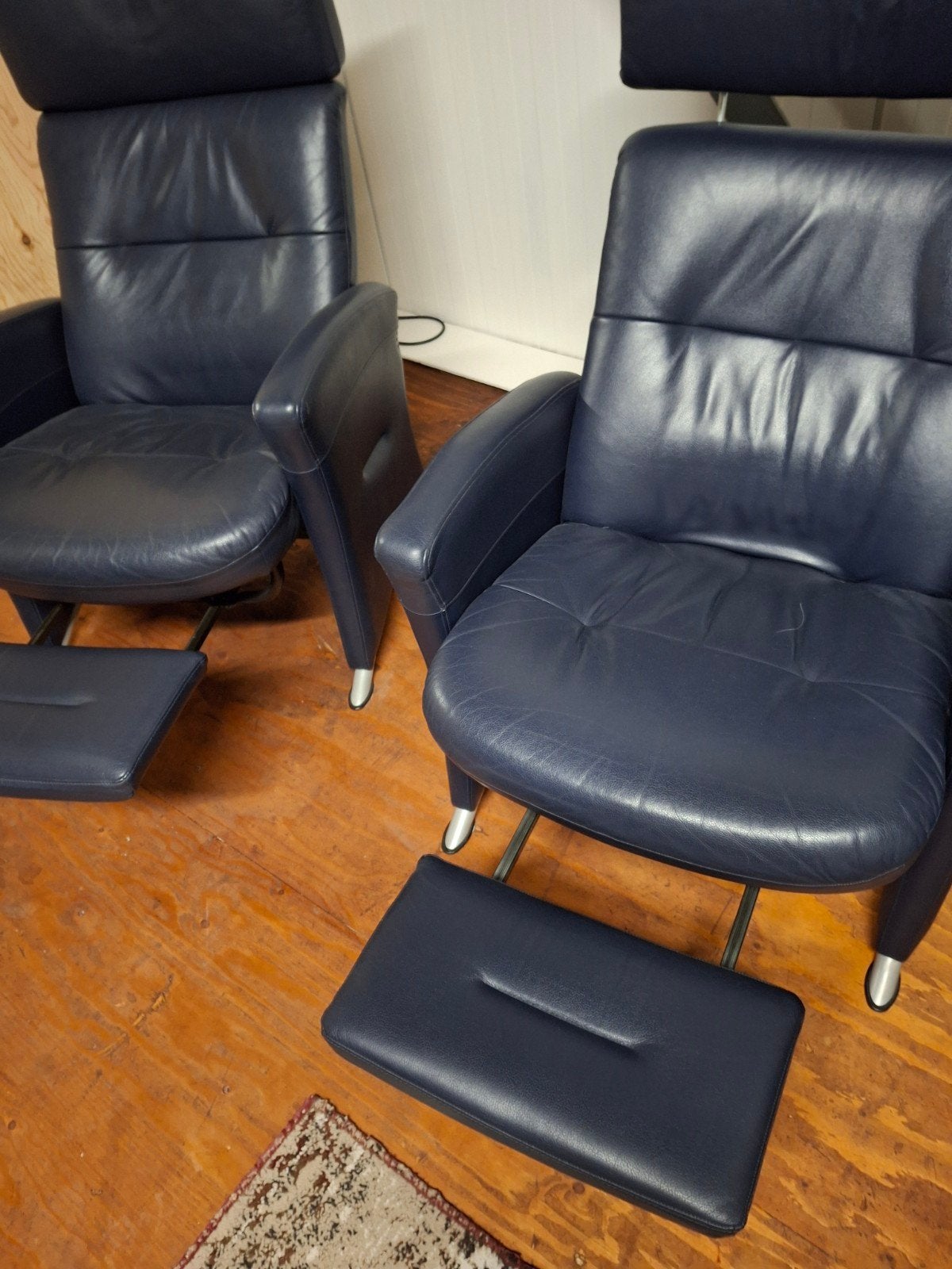 2 Montèl ligstoelen - Comfortabel en stijlvol leer, Huis en Inrichting, Gebruikt, Twee, Blauw, Modern, Comfort