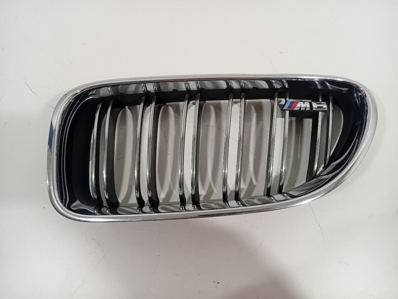 Grillerooster links BMW 6 serie, Onderdelen@venauto.nl, Van der Ven Autorecycling B.V., Gebruikt, Ettenseweg 76, 4706 PB Roosendaal, The Netherlands