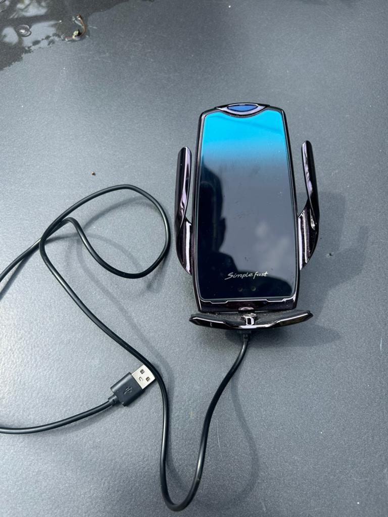 Telefoonhouder met oplaadfunctie, Ophalen