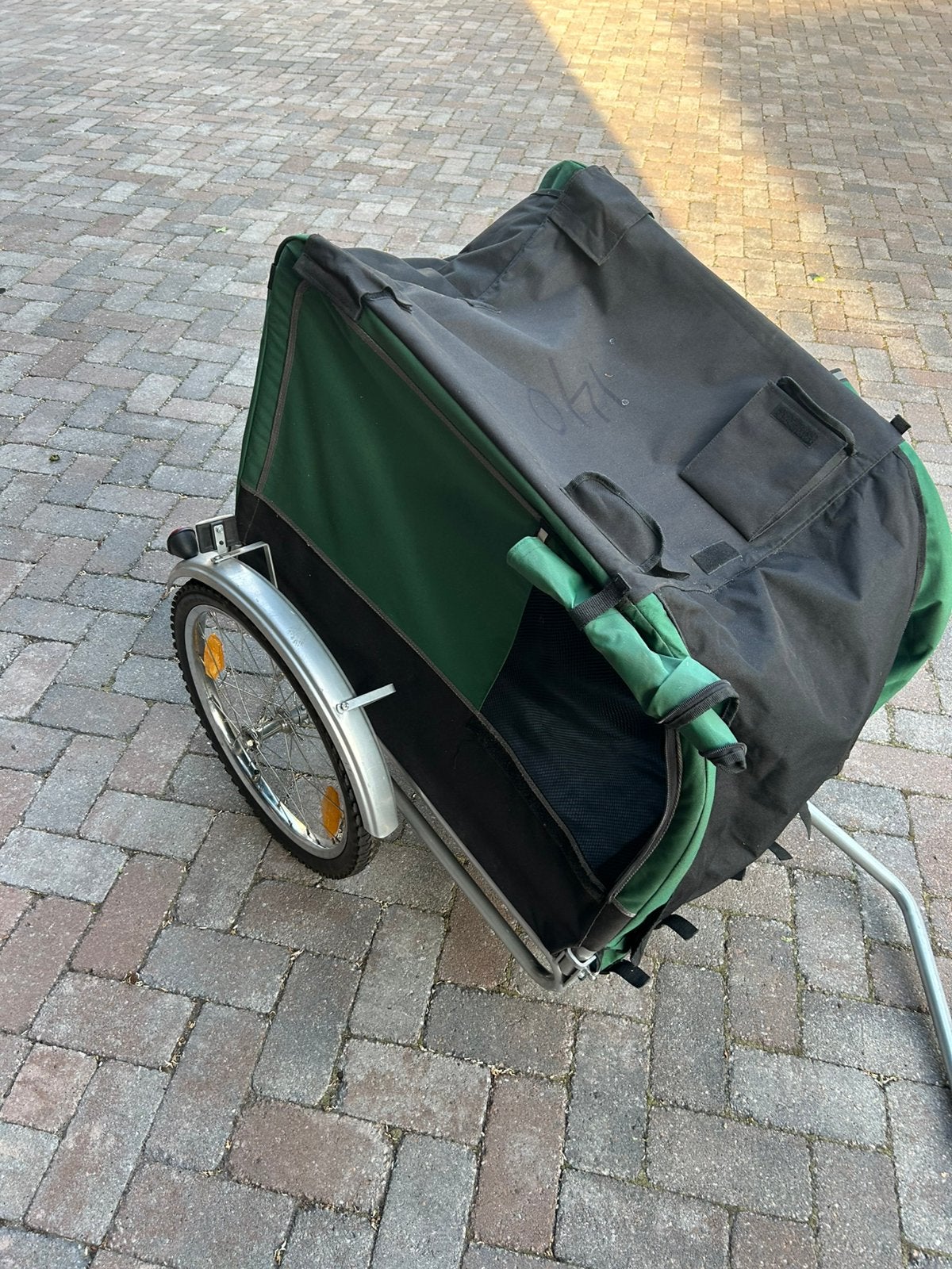 Mooie honde fietskar, Ophalen, Zo goed als nieuw