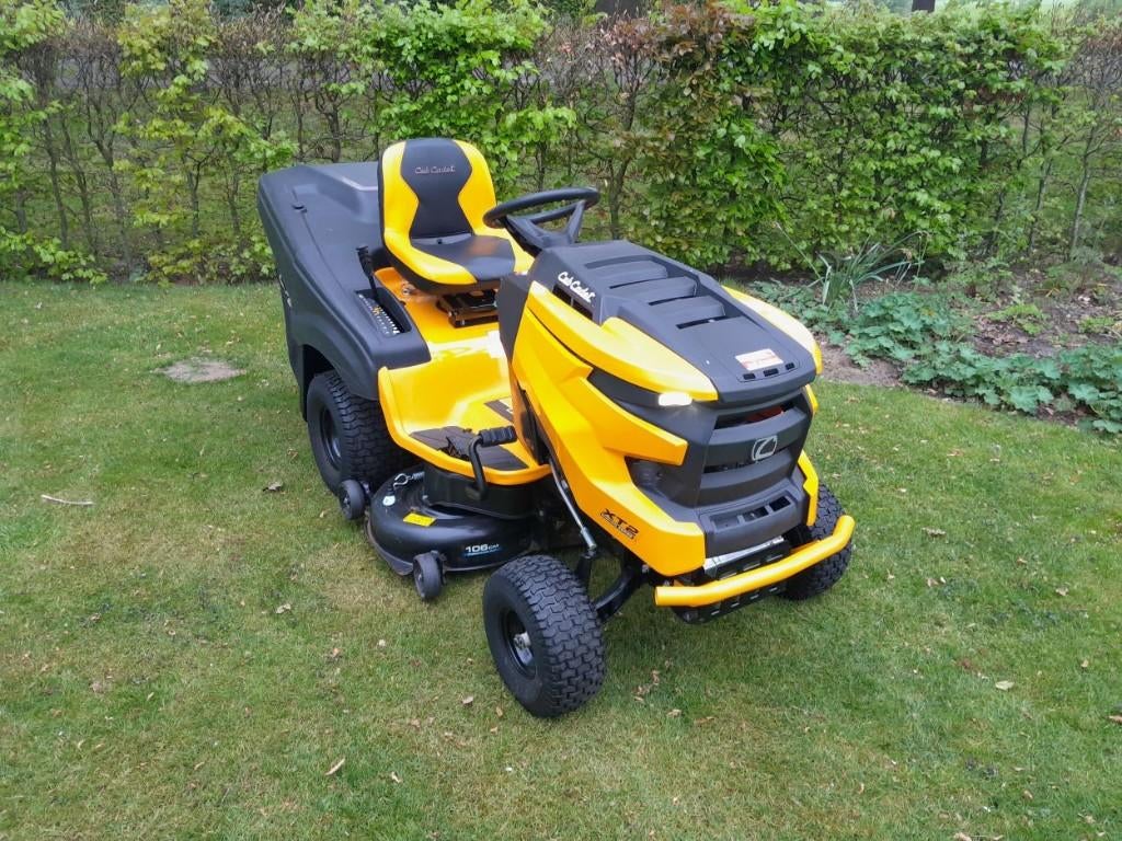 Cub Cadet Xt2 Qr 106 , met electrische kiepende  vangbak, Ophalen, Gebruikt, 90 tot 120 cm