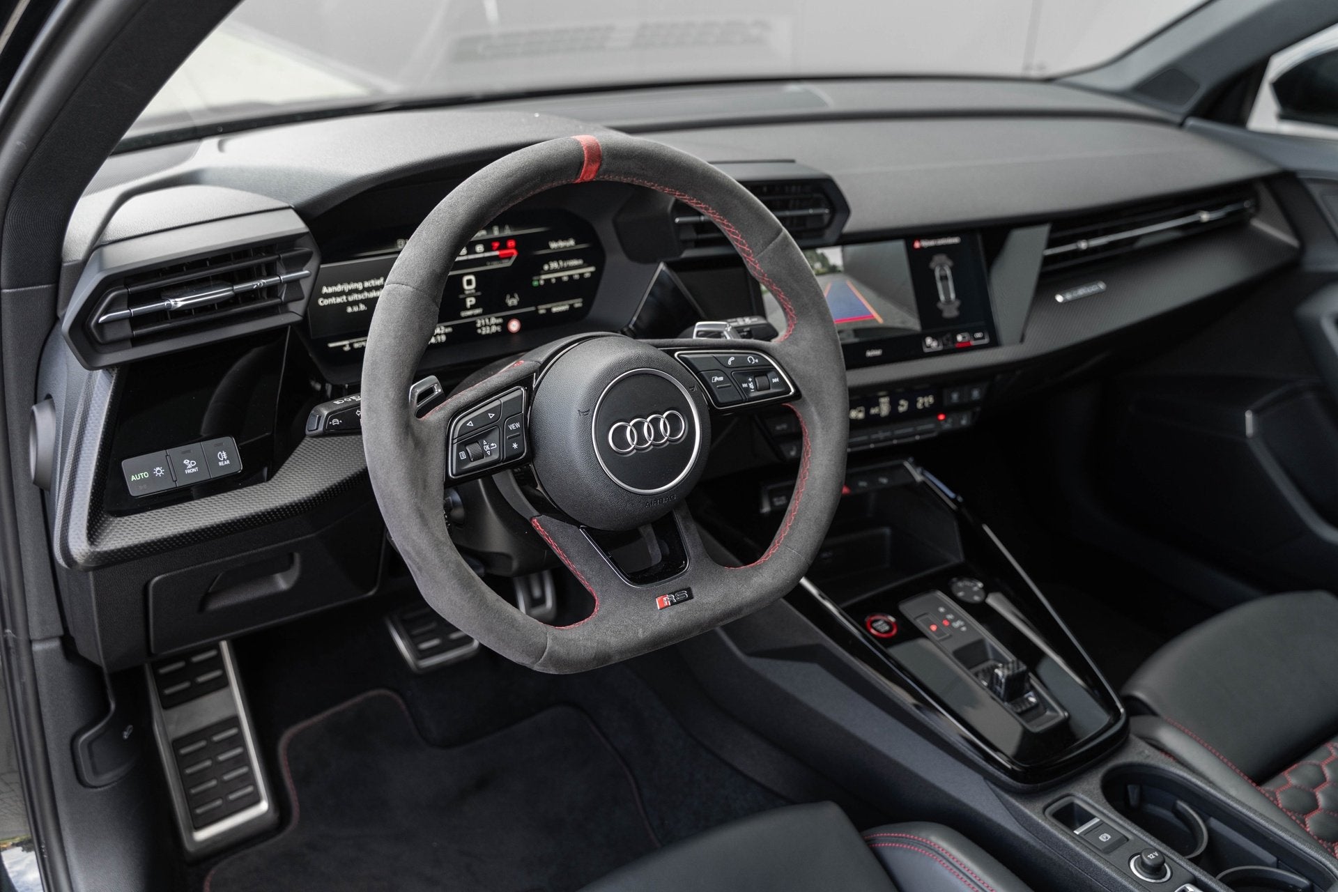 Audi RS3 2.5 TFSI quattro PANO/KEYLESS/B&O/CAMERA/MAXTON, Auto's, Automaat, Dealer onderhouden, RS3, Zwart