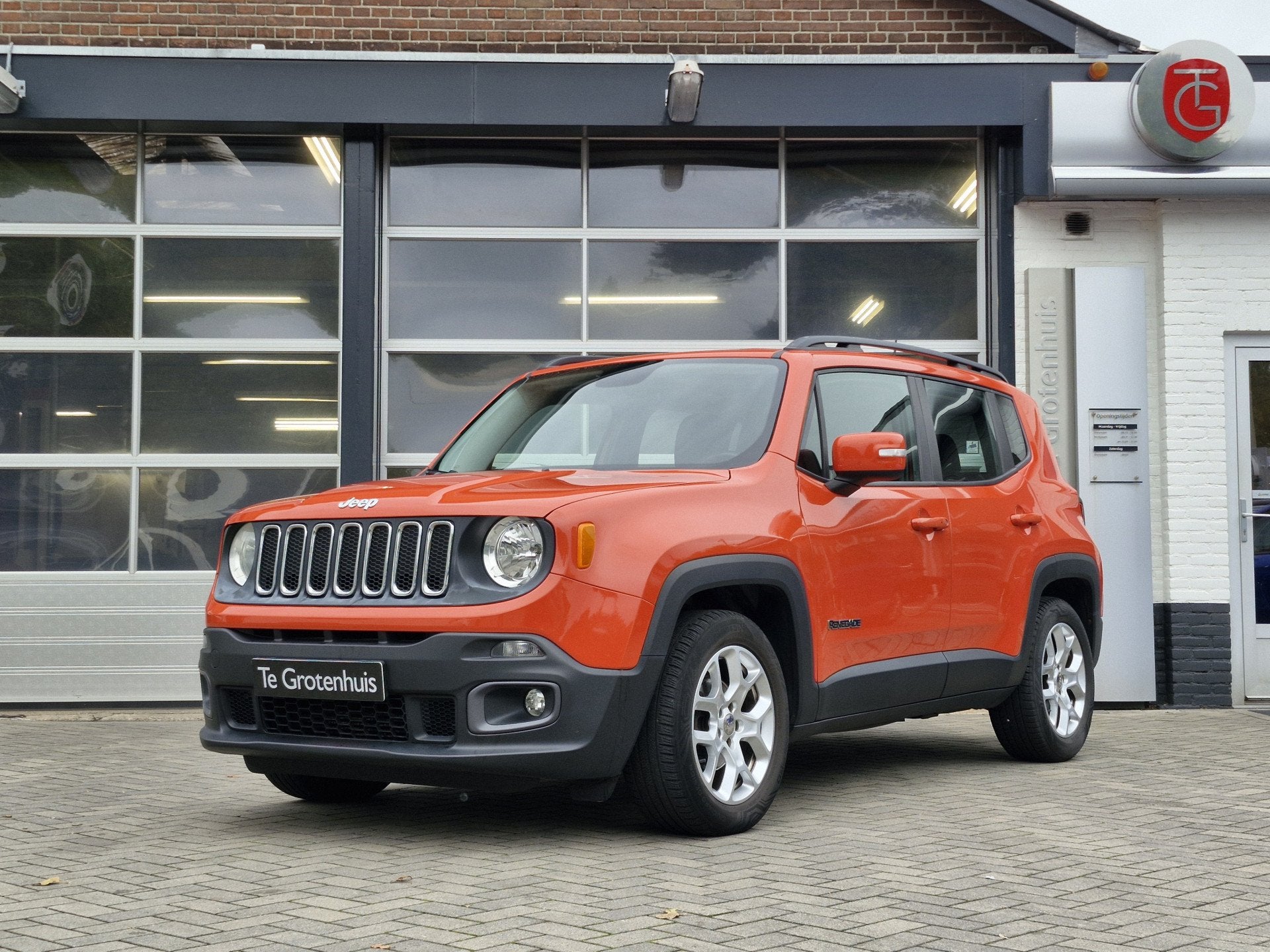 Jeep Renegade Longitude 1.4 140PK (bj 2015), Auto's, Jeep, Voorwielaandrijving, Stof, Gebruikt, 400 kg