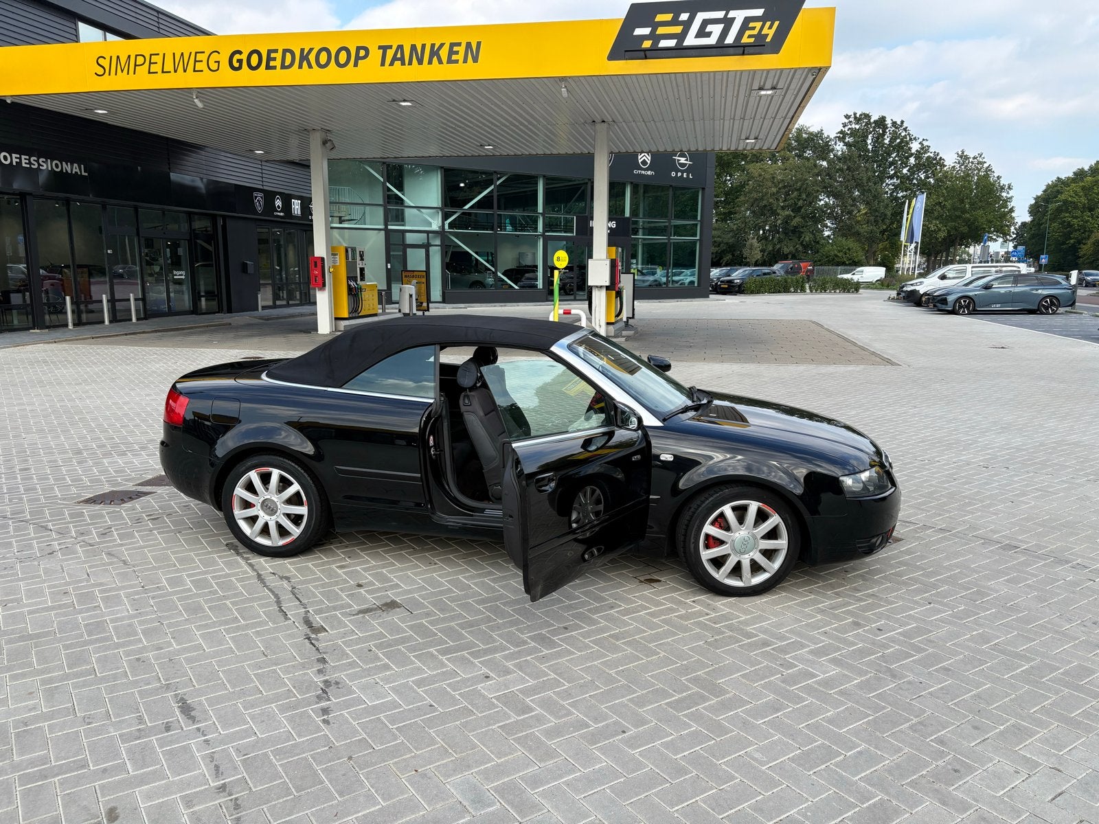Audi A4 2003 Zwart, Auto's, Cabriolet, 4 stoelen, A4, 1781 cc