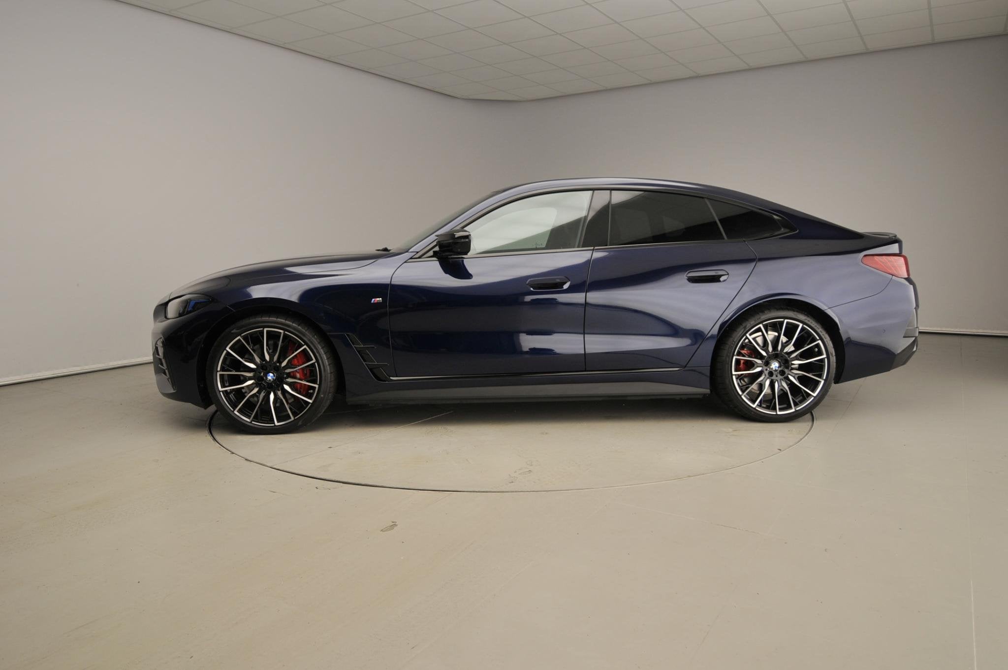 BMW i4 M60 | M-Sportpakket | LED | Leder | HUD | Active Crui, Auto's, Stof, Met garantie (alle), Blauw, 601 pk