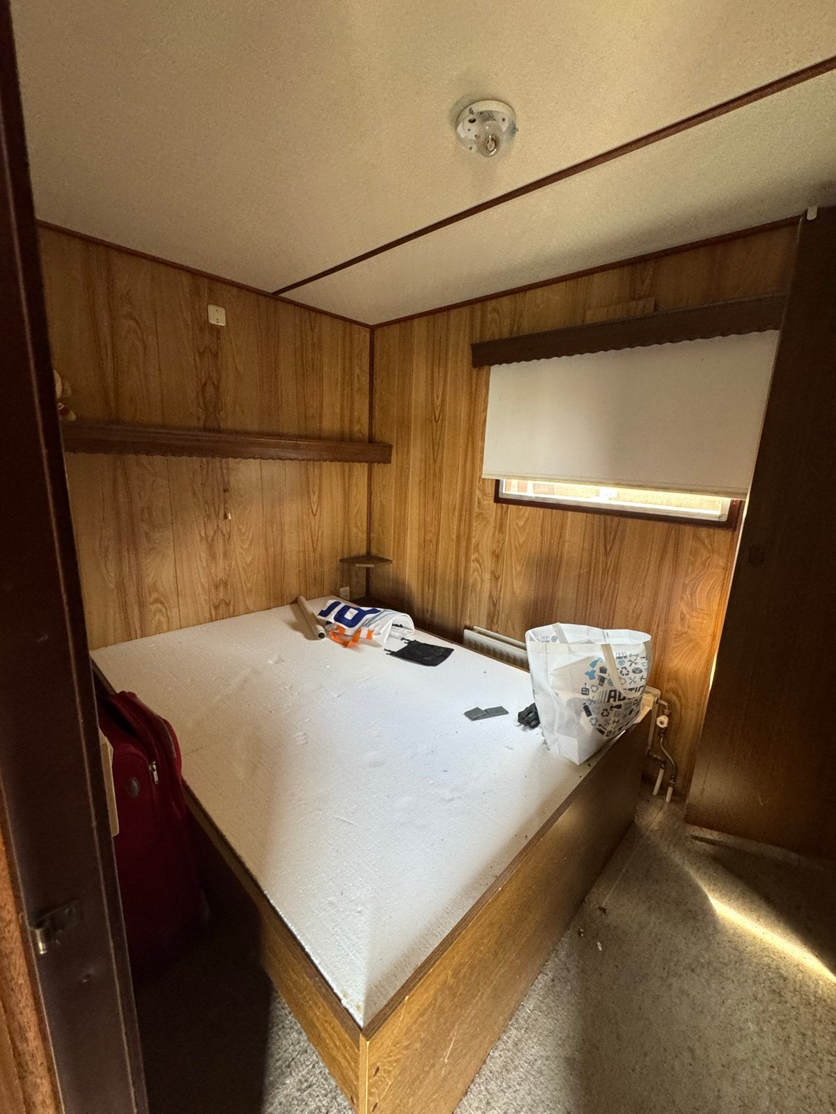 Stacaravan 8x3m met 2 slaapkamers en badkamer, Vast bed, Rondzit, 7 tot 8 meter, Particulier