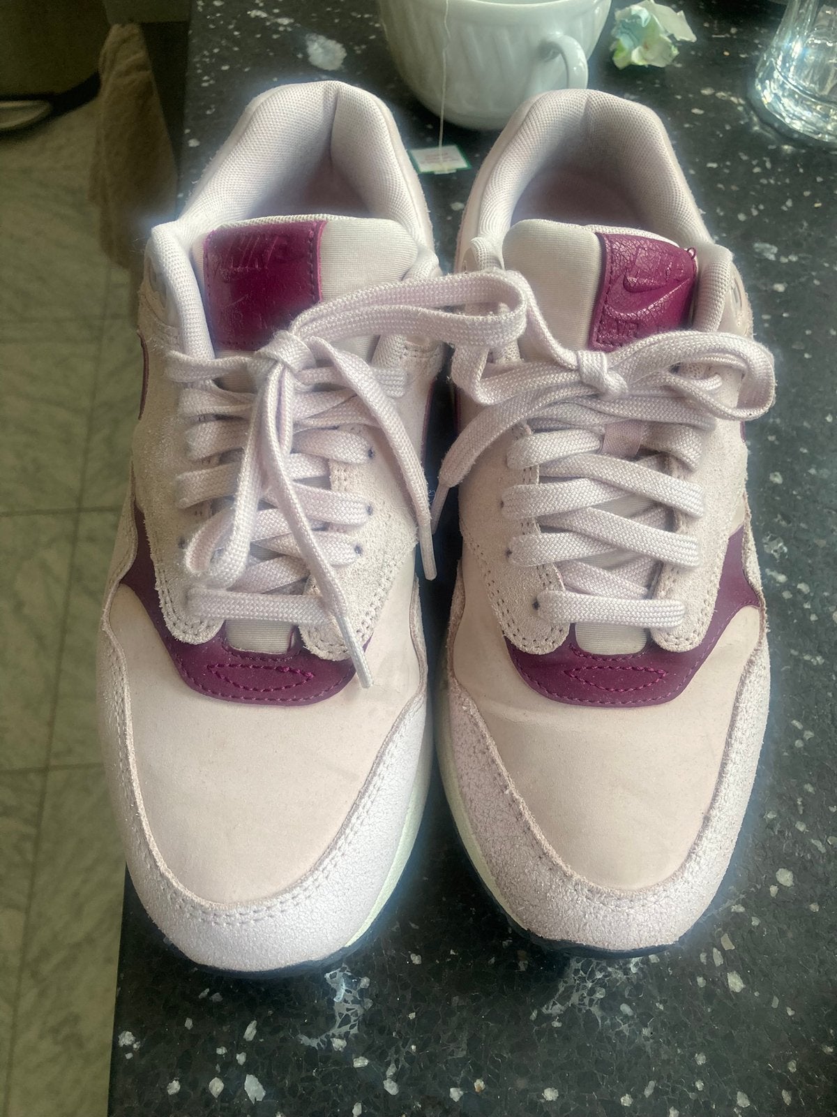 Nike air max 1, pale pink/burgundy zo goed als nieuw, mt 38, Ophalen of Verzenden, Zo goed als nieuw, Roze, Sneakers of Gympen