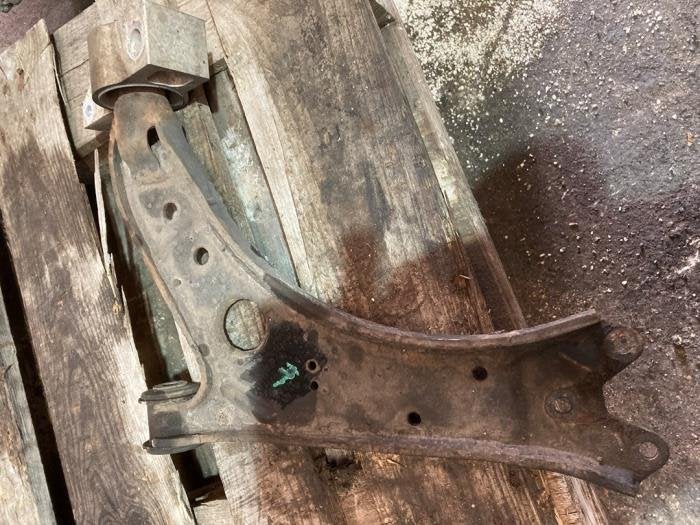Draagarm links-voor van een Volkswagen Golf, Gebruikt, -, Volkswagen, -