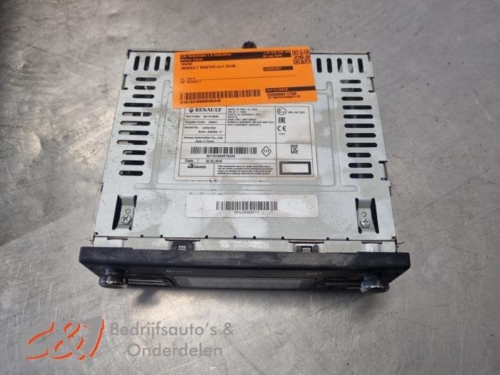 Radio van een Renault Master, Gebruikt, -, Renault, -