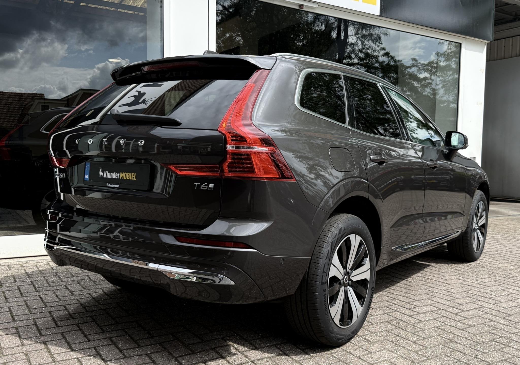 Volvo XC60 2.0 T6 Plug-in hybrid AWD Plus Bright |Luchtverin, Auto's, Automaat, Lichtsensor, Gebruikt, 4 cilinders