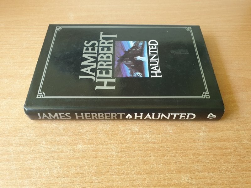 James Herbert - Haunted (HC + omslag), Boeken, Verzenden, Gelezen, James Herbert