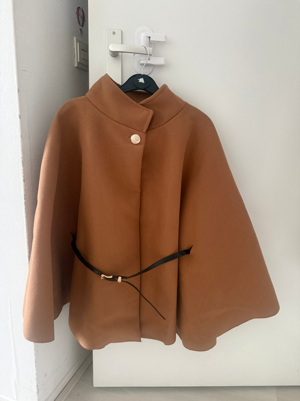 Damesmode korte mouwen opstaande jas, Ophalen of Verzenden, Zo goed als nieuw