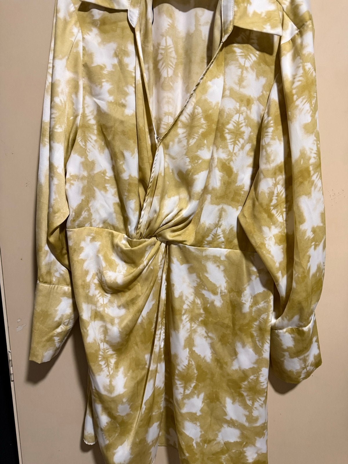 H&M Tie-Dye Jurk met Knoopdetail, Kleding | Dames, Geel, Maat 42/44 (L), Ophalen of Verzenden, Zo goed als nieuw