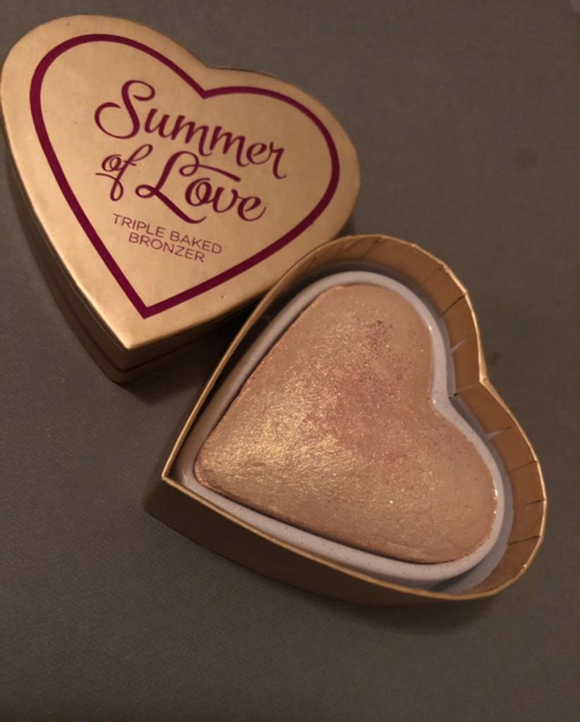 Too Faced Summer of Love Triple Baked Bronzer, Sieraden, Tassen en Uiterlijk, Uiterlijk | Cosmetica en Make-up, Gehele gezicht