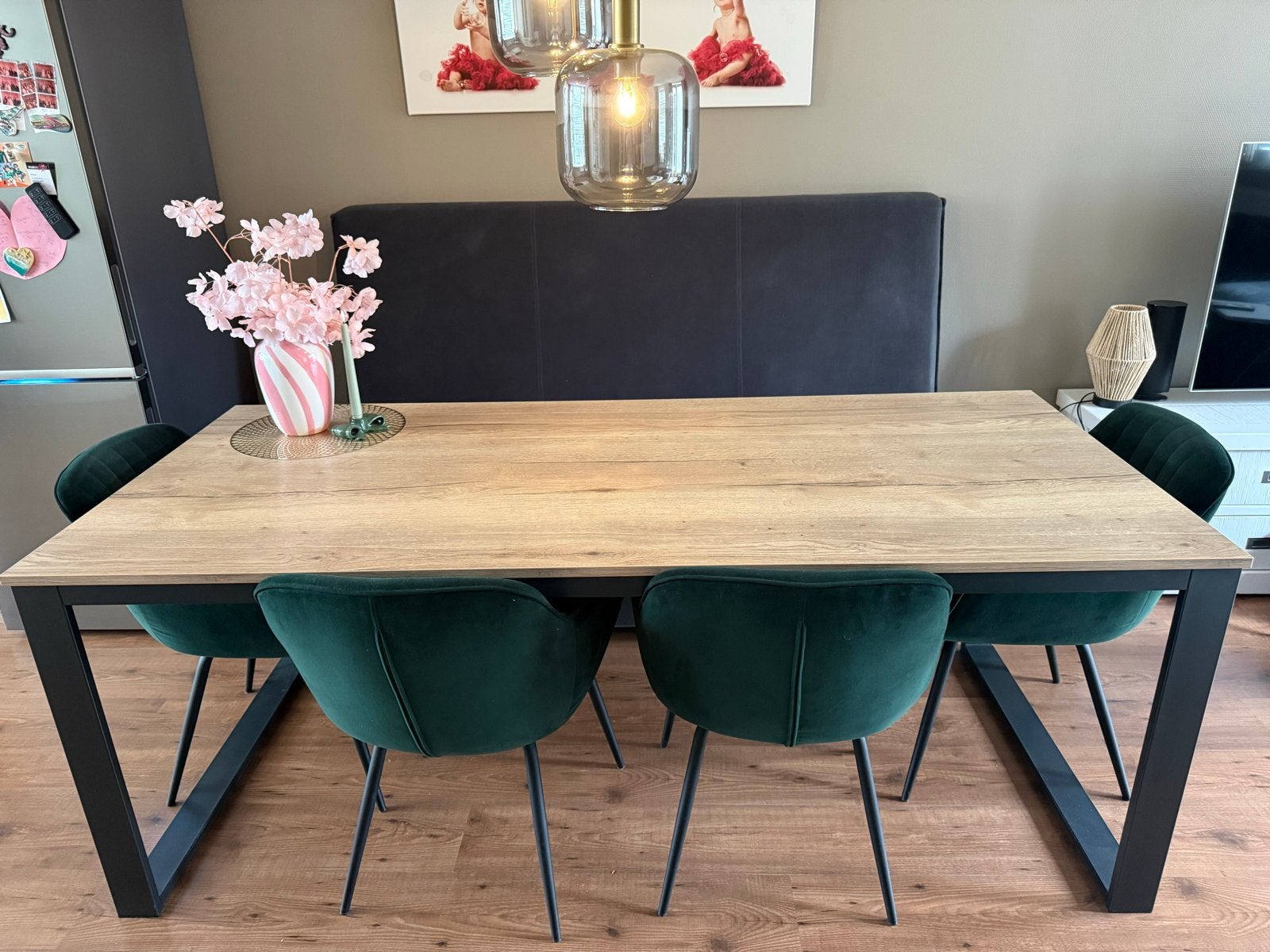 Eetkamerset: Tafel, 4 Groene Velvet Stoelen & Bank, Ophalen of Verzenden, Zo goed als nieuw, 4 tot 6 stoelen
