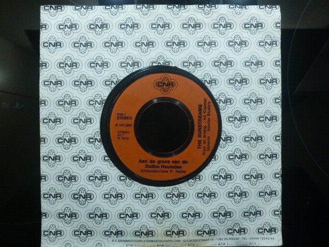 The Sunstreams. Aan de grens van de Duitse Heuvelen./ Boogie, Cd's en Dvd's, Ophalen of Verzenden, Gebruikt, 7 inch, Nederlandstalig