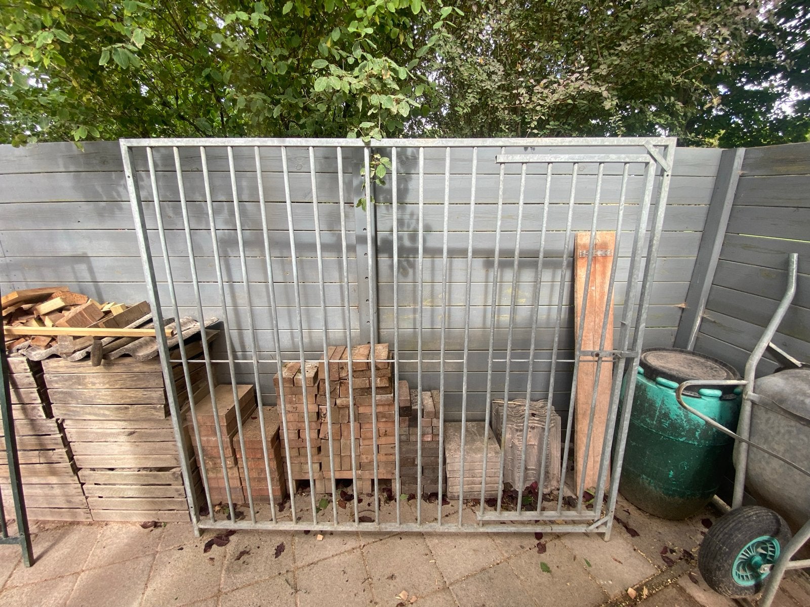 Stevig ijzeren hekwerk met poort, Ophalen, Met poort, Gebruikt, Spijlenhekwerk