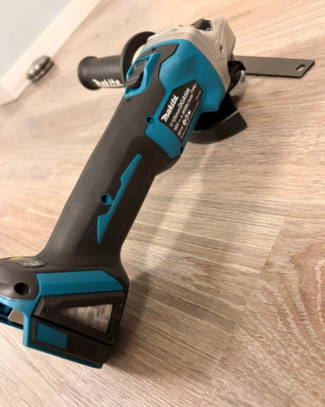 Nieuwe Makita DGA404 Accu Haakse Slijper 18V, Doe-het-zelf en Verbouw, Gereedschap | Slijpmachines, Ophalen, Nieuw, Minder dan 700 watt