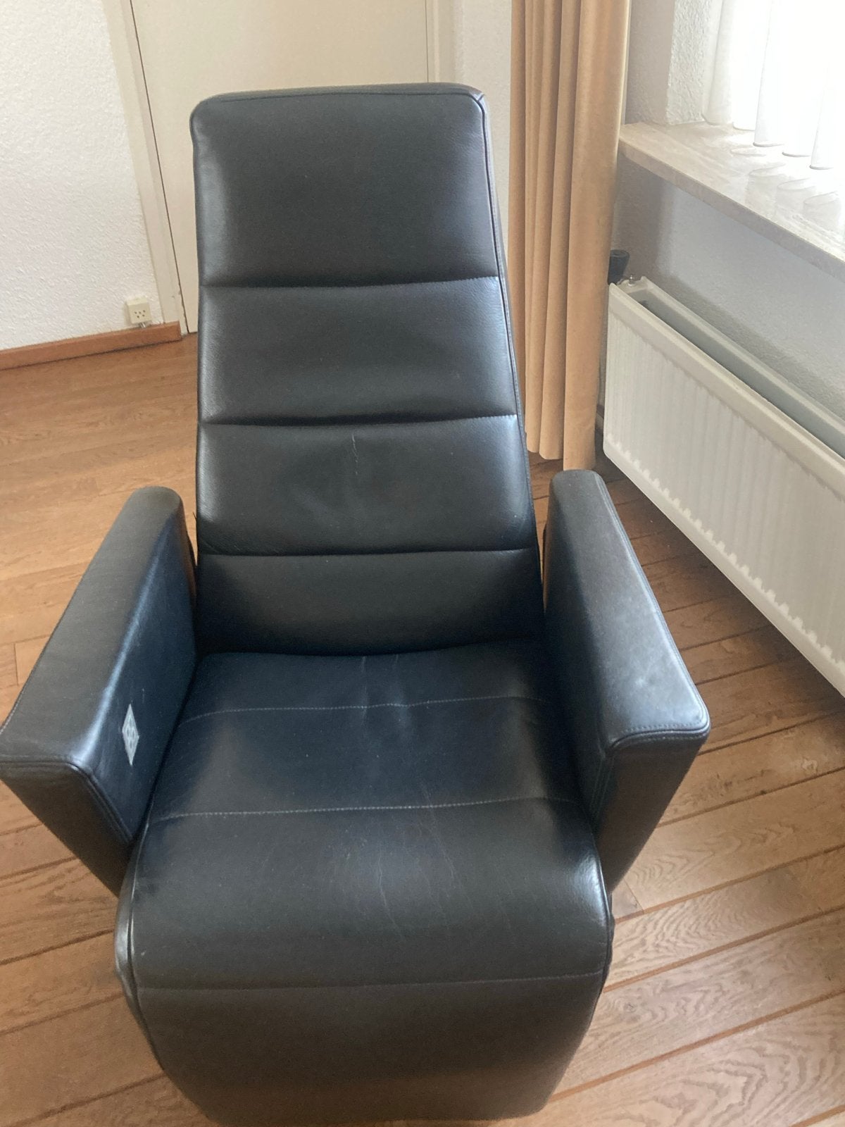 Zwarte Leren Relaxfauteuil - Elektrisch Verstelbaar, Huis en Inrichting, Ophalen, Gebruikt, Leer, 75 tot 100 cm