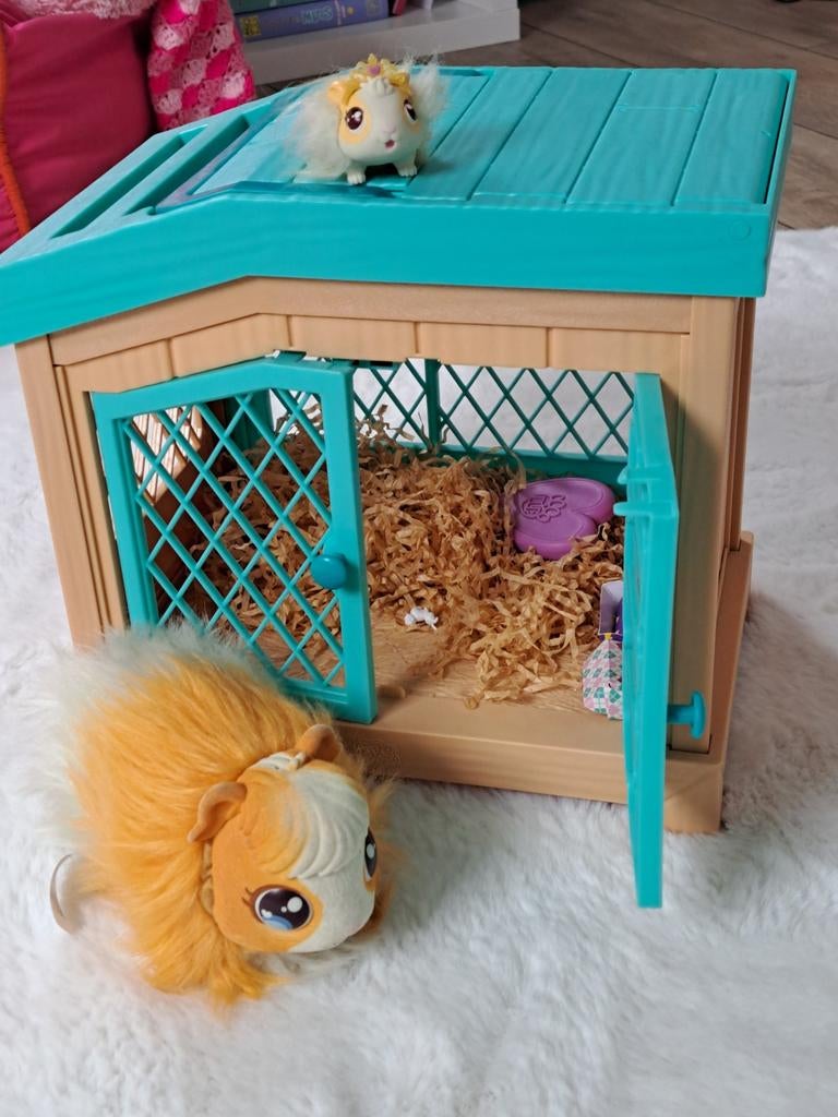Little Live Pets Mama Surprise Cavia met 3 Baby's, Ophalen of Verzenden, Zo goed als nieuw, Jongen of Meisje