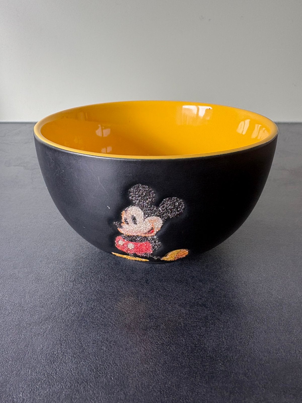 Disneyland Parijs Mickey Mouse kom, Verzenden, Keramiek, Zo goed als nieuw, Kom(men)