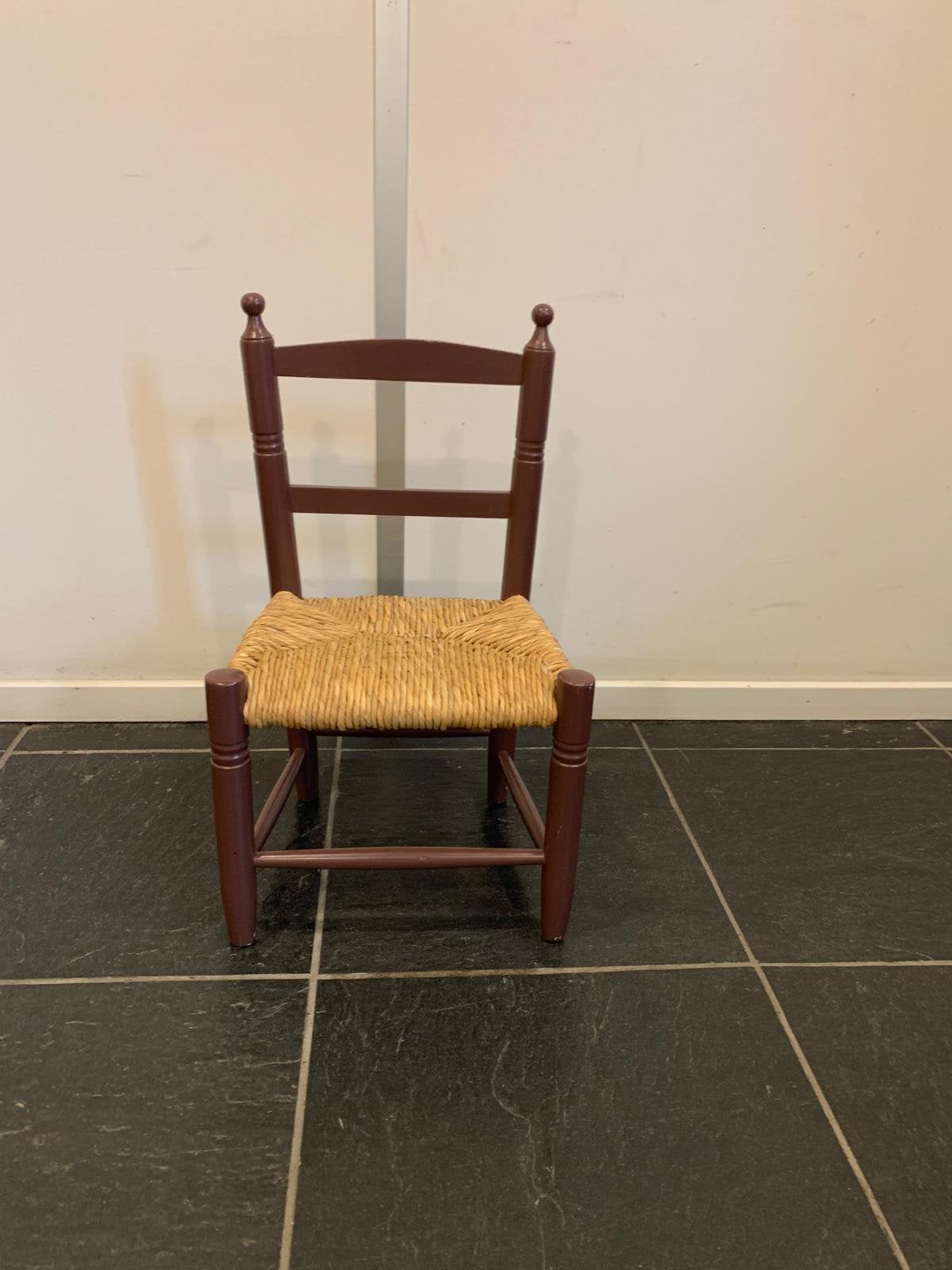 Vintage houten kinderstoel met gevlochten zitting, Huis en Inrichting, Stoelen, Ophalen, Gebruikt, Bruin, Eén