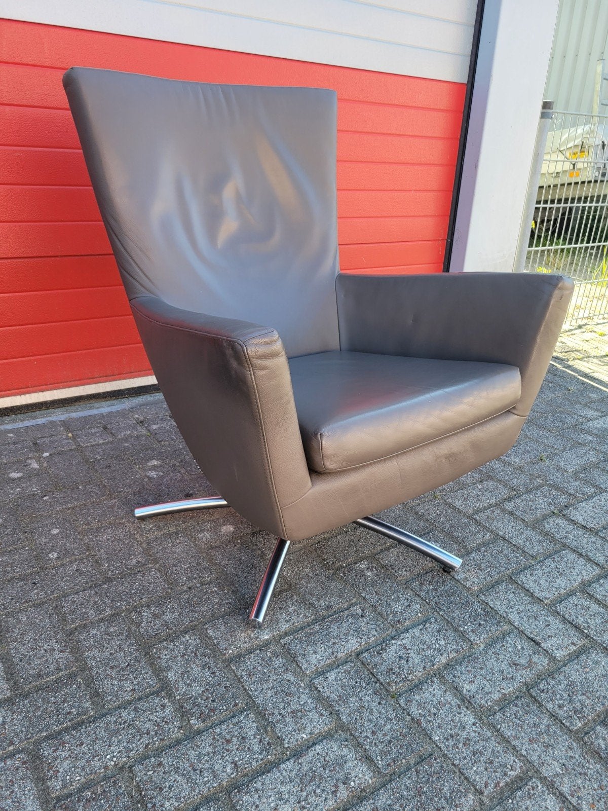 Nette taupe kleurige Label van den Berg design fauteuil, Huis en Inrichting, Ophalen, 50 tot 75 cm, Leer, 75 tot 100 cm