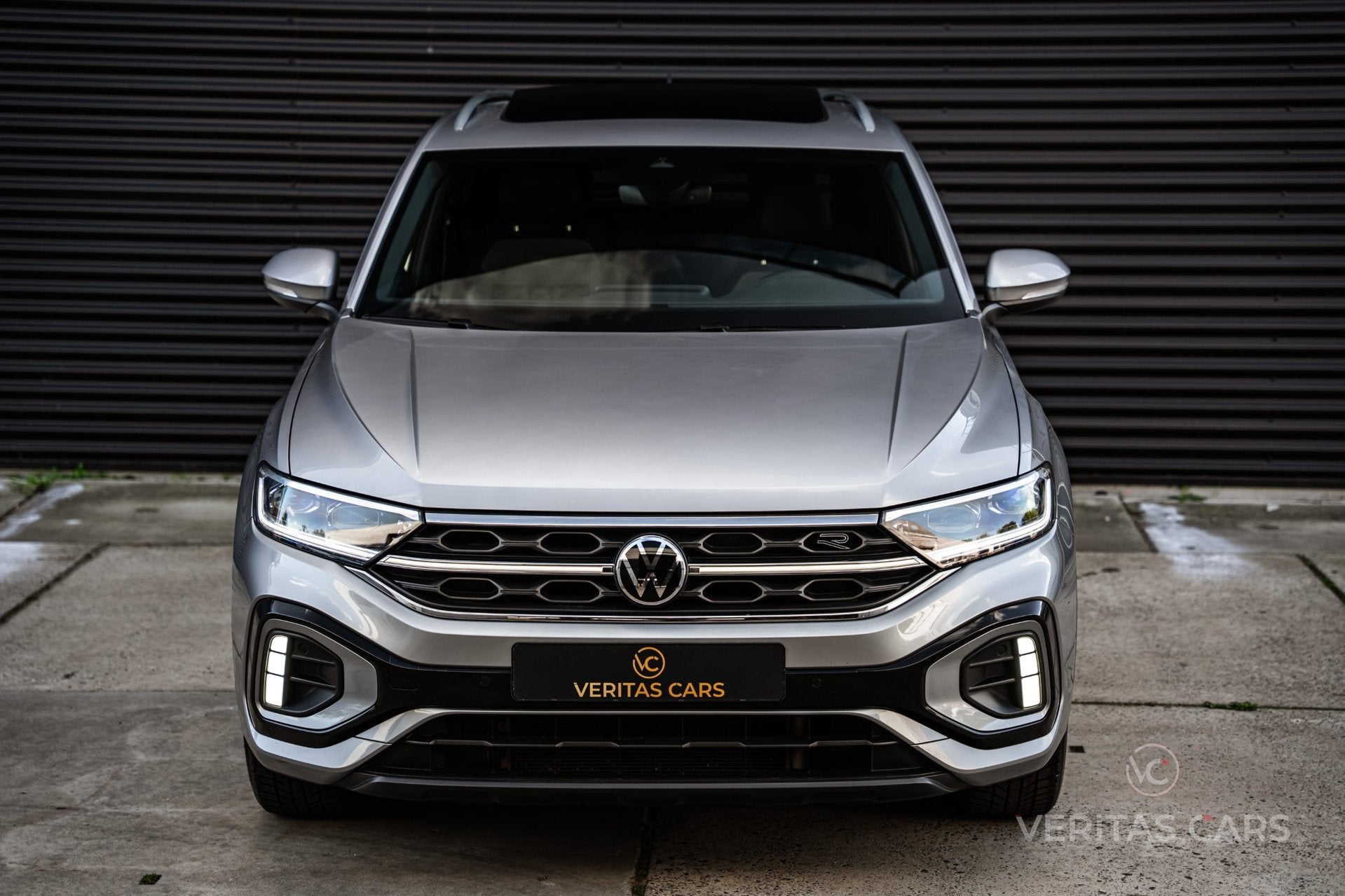 Volkswagen T-ROC 1.5 TSI 3x R-Line 150PK|Pano|Camera|IQ.Ligh, Auto's, Euro 6, 150 pk, 1253 kg, Bedrijf