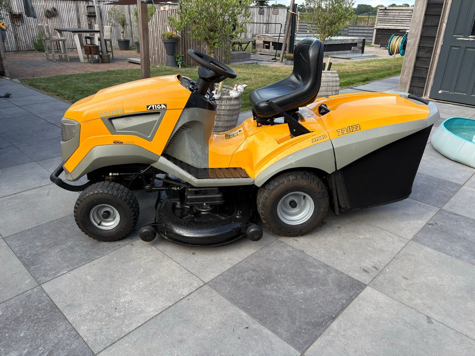 Stiga Estate Pro 22E Hydro 22 PK Kohler Slechts 120 uur, Tuin en Terras, Zitmaaiers, Ophalen, Gebruikt, Stiga, Mulchfunctie