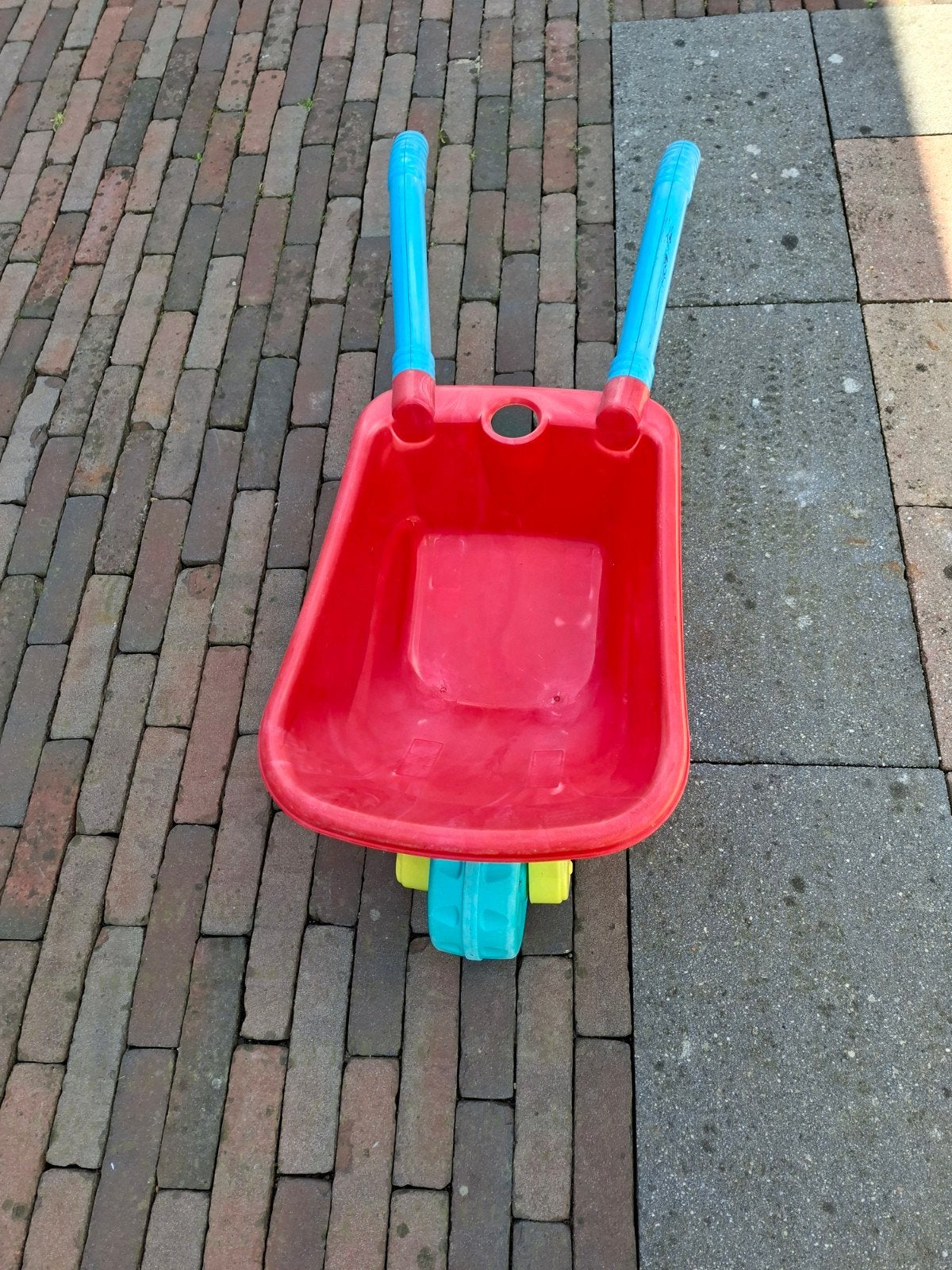 Kinder kruiwagen rood/blauw/geel, Kinderen en Baby's, Speelgoed | Buiten | Los speelgoed, Ophalen