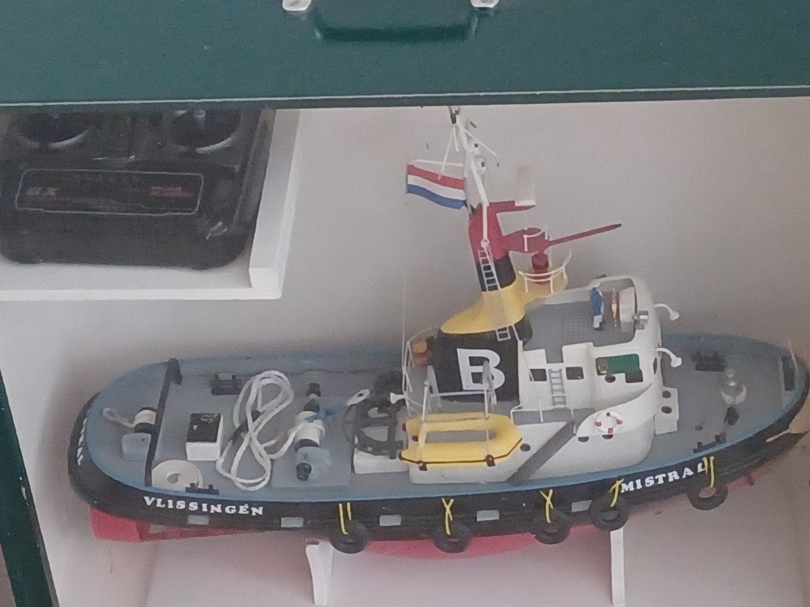 Tekoop  tug, Ophalen, Zo goed als nieuw, 1:32 tot 1:50