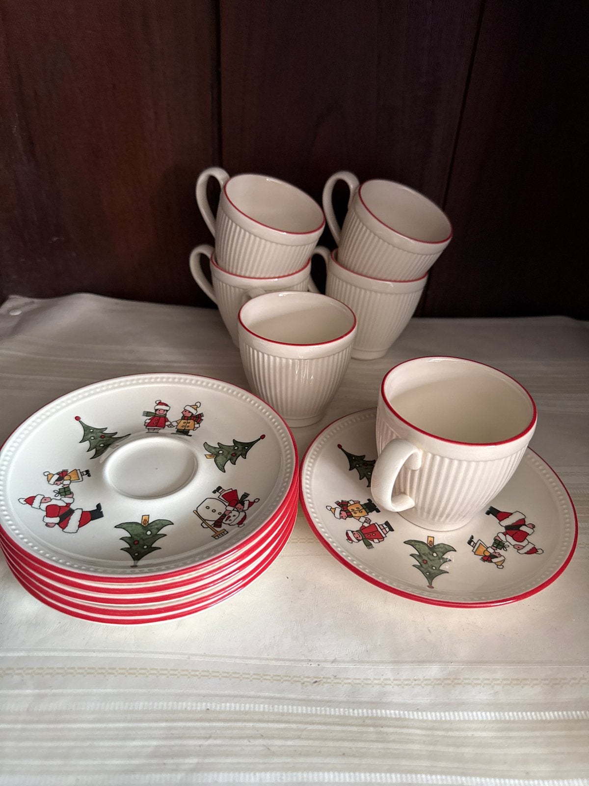 Wedgwood Windsor Christmas kop en schotel set - 6 stuks, Ophalen, Gebruikt, Overige stijlen, Kop(pen) en/of Schotel(s)
