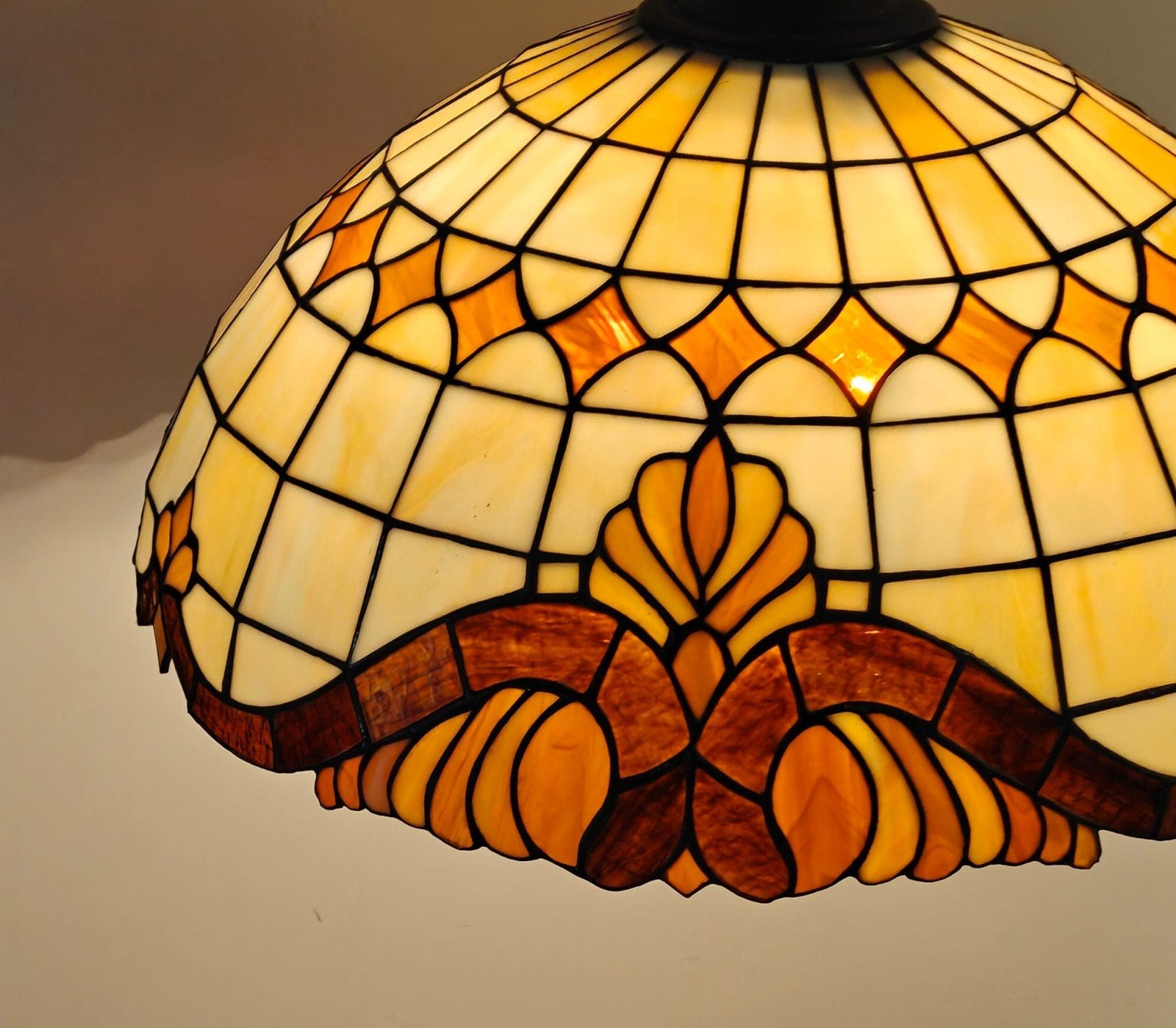 Tiffany Stijl Hanglamp - Klassiek Glas-in-lood Design, Tiffany, Klassiek, Art Nouveau, Zo goed als nieuw, Glas, E27 (groot)