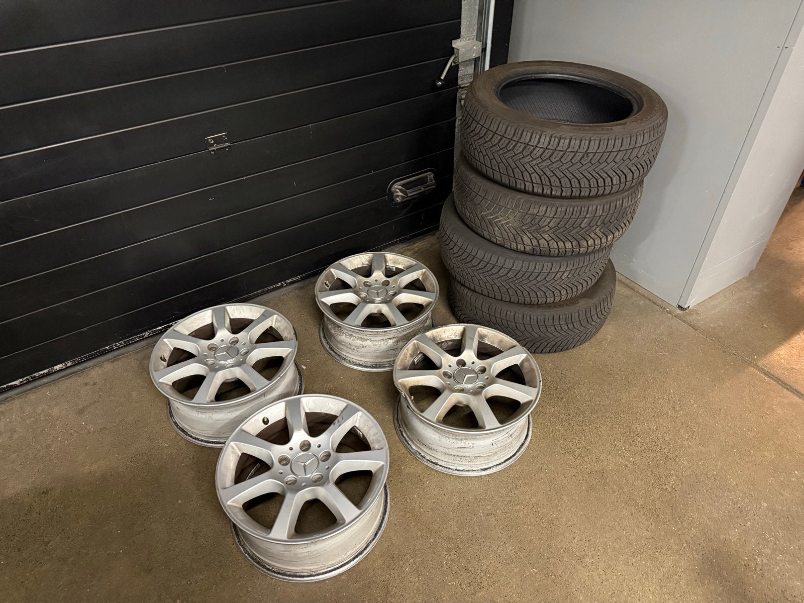 Mercedes Benz W203 originele velgen (één beschadigd), Ophalen of Verzenden, Gebruikt