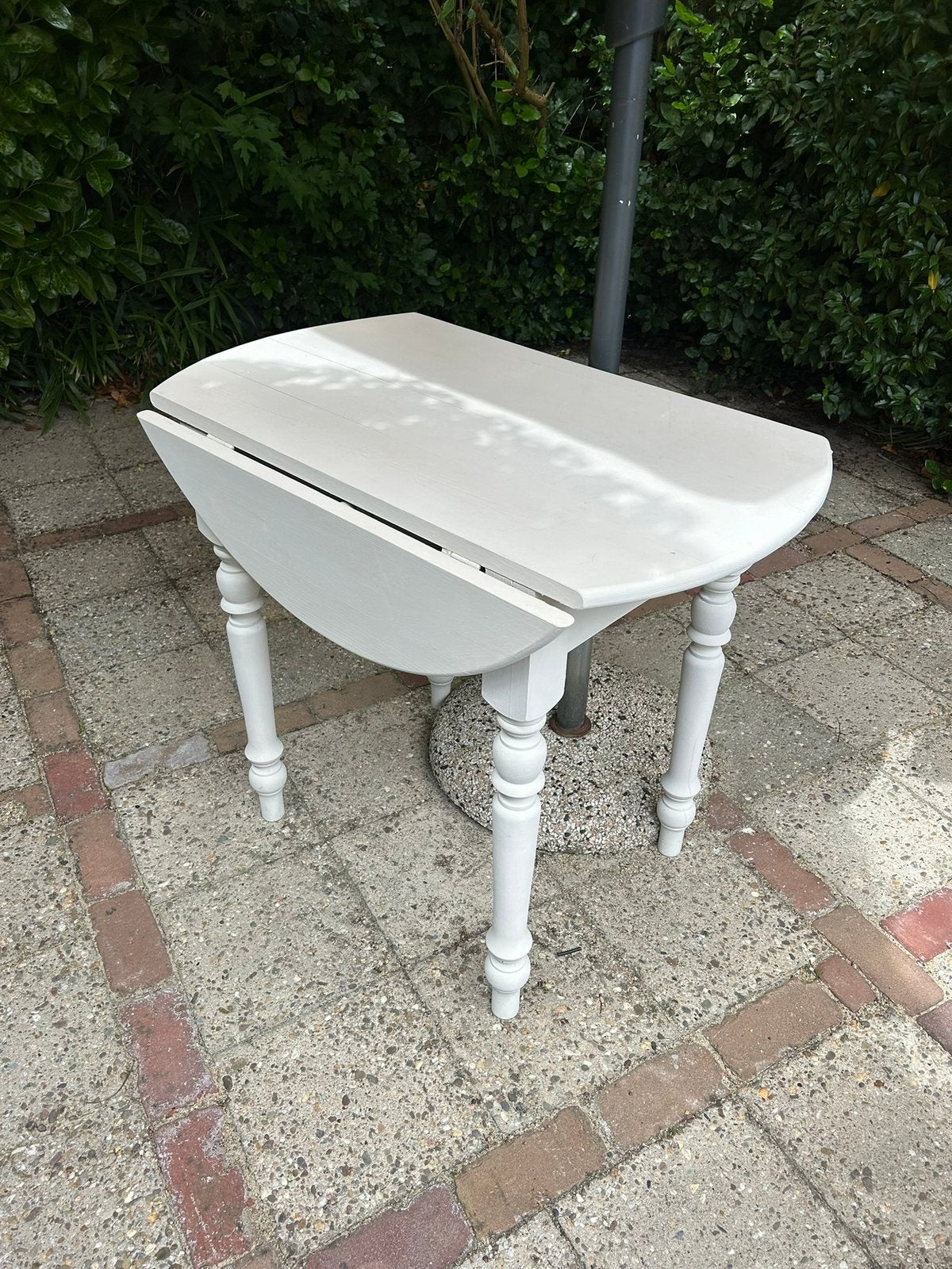 Brocante Landelijk hangoor tafeltje, Ophalen, Minder dan 55 cm, Rond, 60 cm of meer