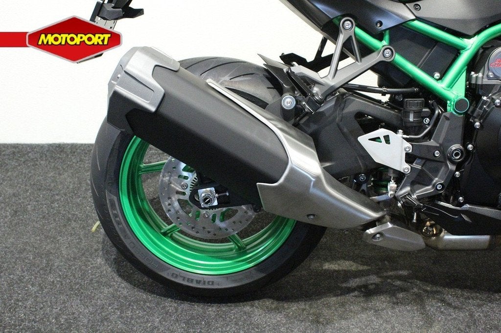 Kawasaki Z H2 SE, Bedrijf, Naked bike