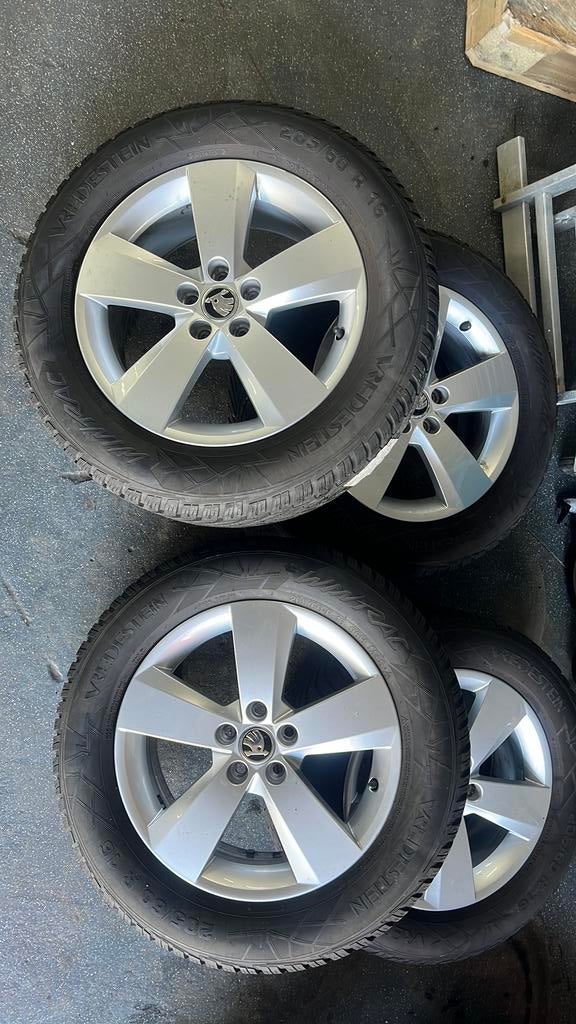 Nette skoda antares 16 inch velgen en banden, Auto-onderdelen, Ophalen, Gebruikt, 16 inch, Banden en Velgen